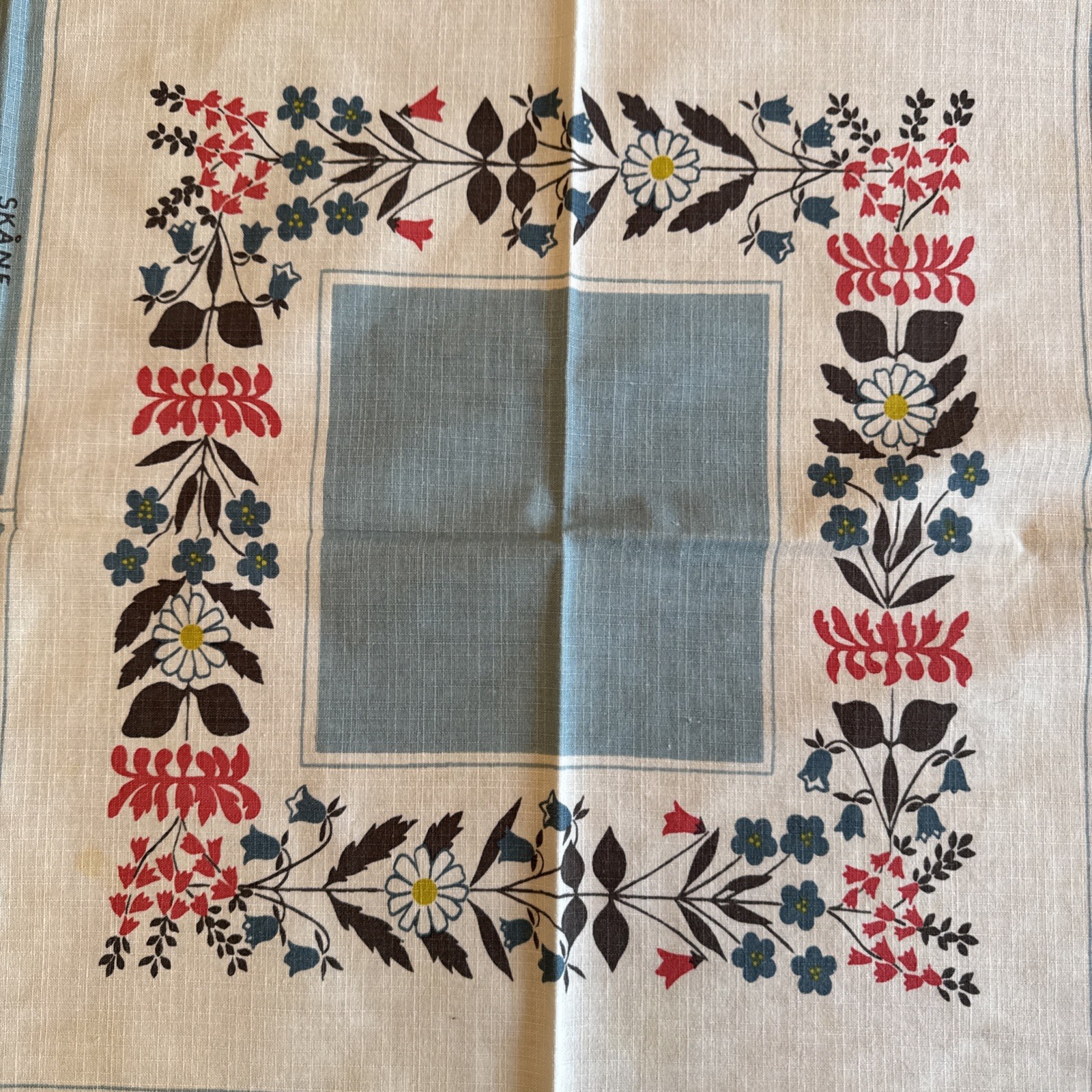 VINTAGE BRIT B. BREDSTROM ALMEDAHLS SWEDEN TABLECLOTH 33”x35” Folk Costume