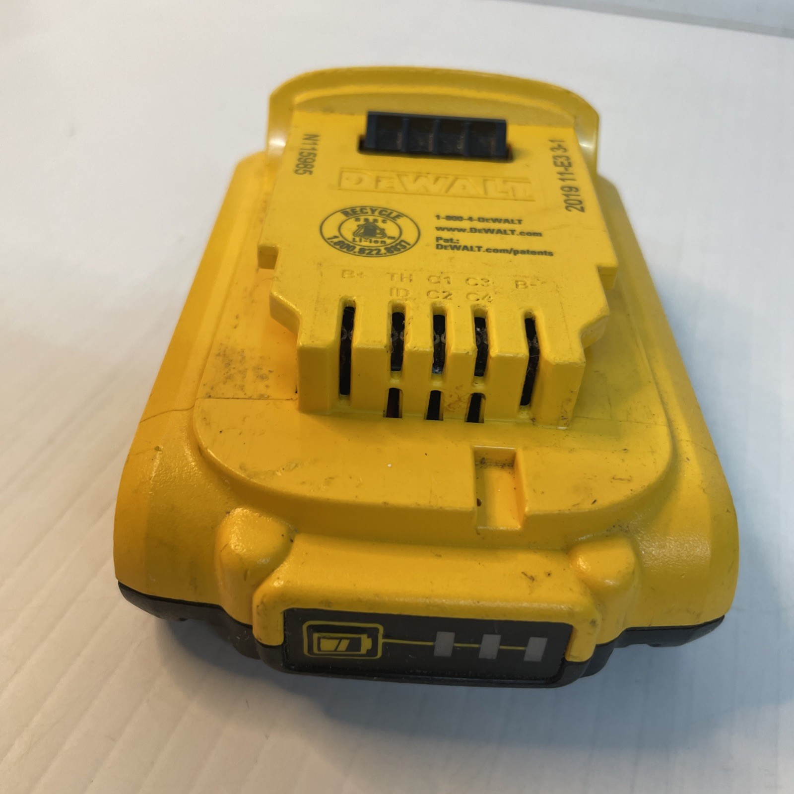 DEWALT DCB203 2AH / 20V – BATTERY – No Charger – Pre Owned