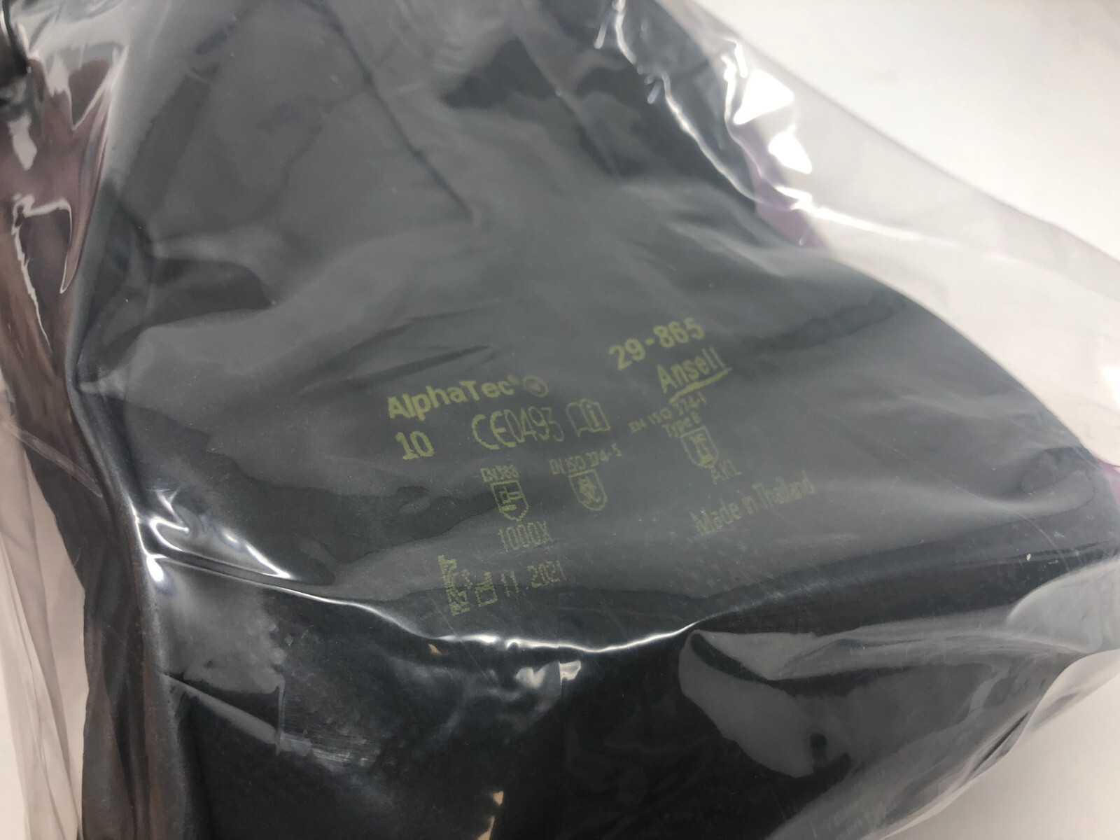 Ansell AlphaTec 29-865 13″ Chemical Resistant Gloves Neoprene Size 10 (12 Pairs)
