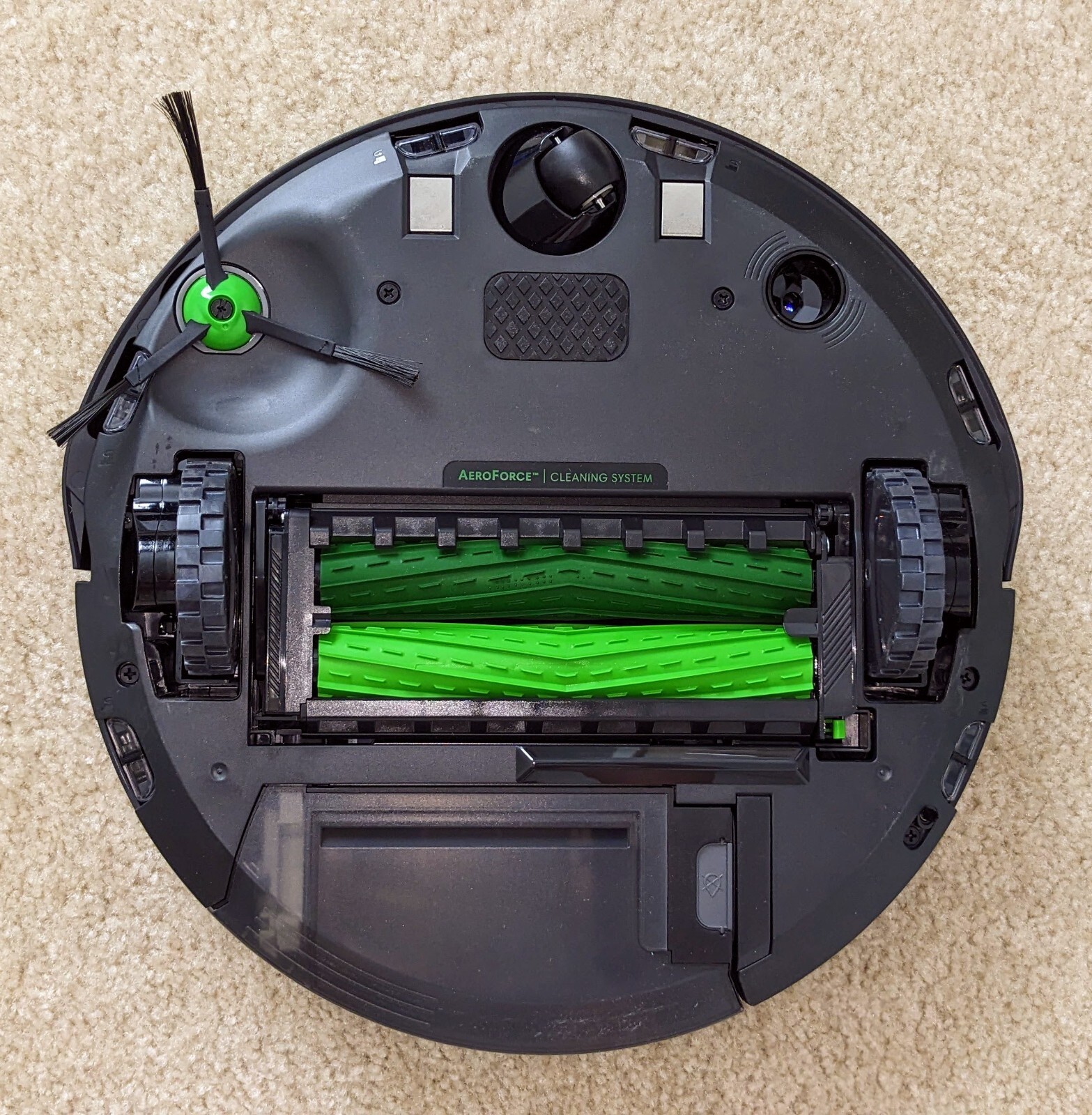 iRobot Roomba j7 (7150) Wi-Fi Connected Robot Vacuum