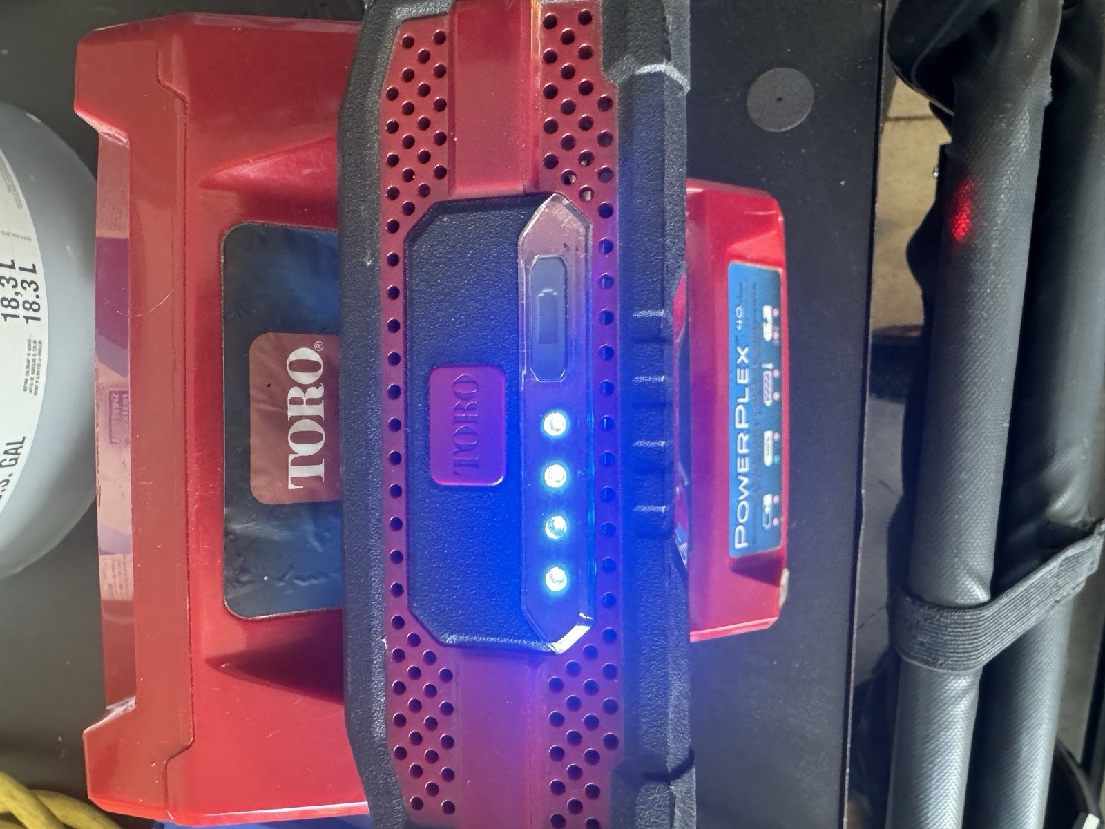 Toro PowerPlex 40V MAX 2.5Ah T90 Battery 88540 & Charger 88542 OEM Used