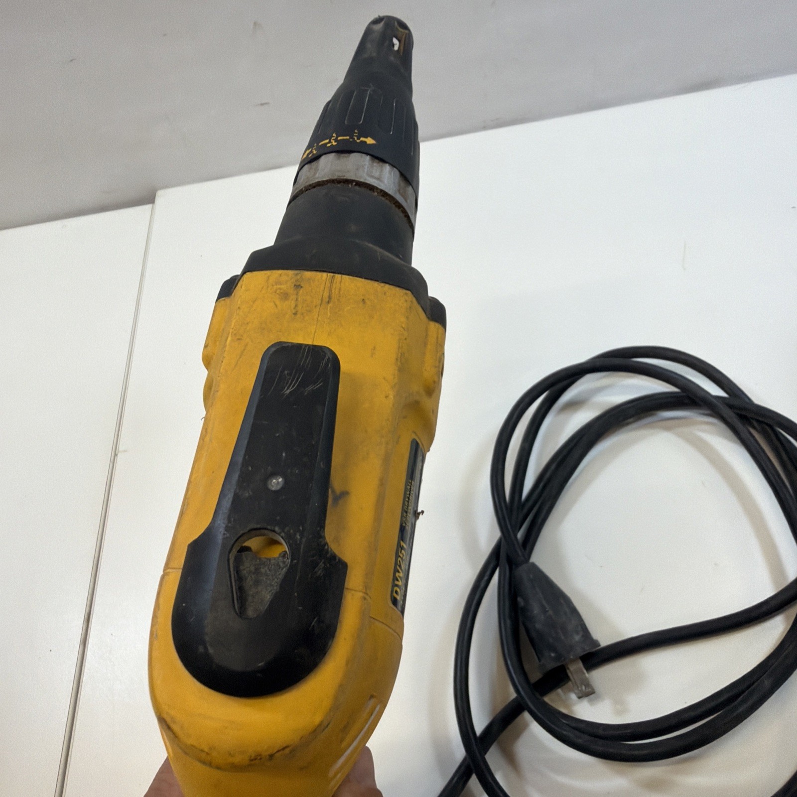 DeWalt DW251 VSR Drywall Screwdriver Corded 120V 6A 4000 RPM Screw Gun