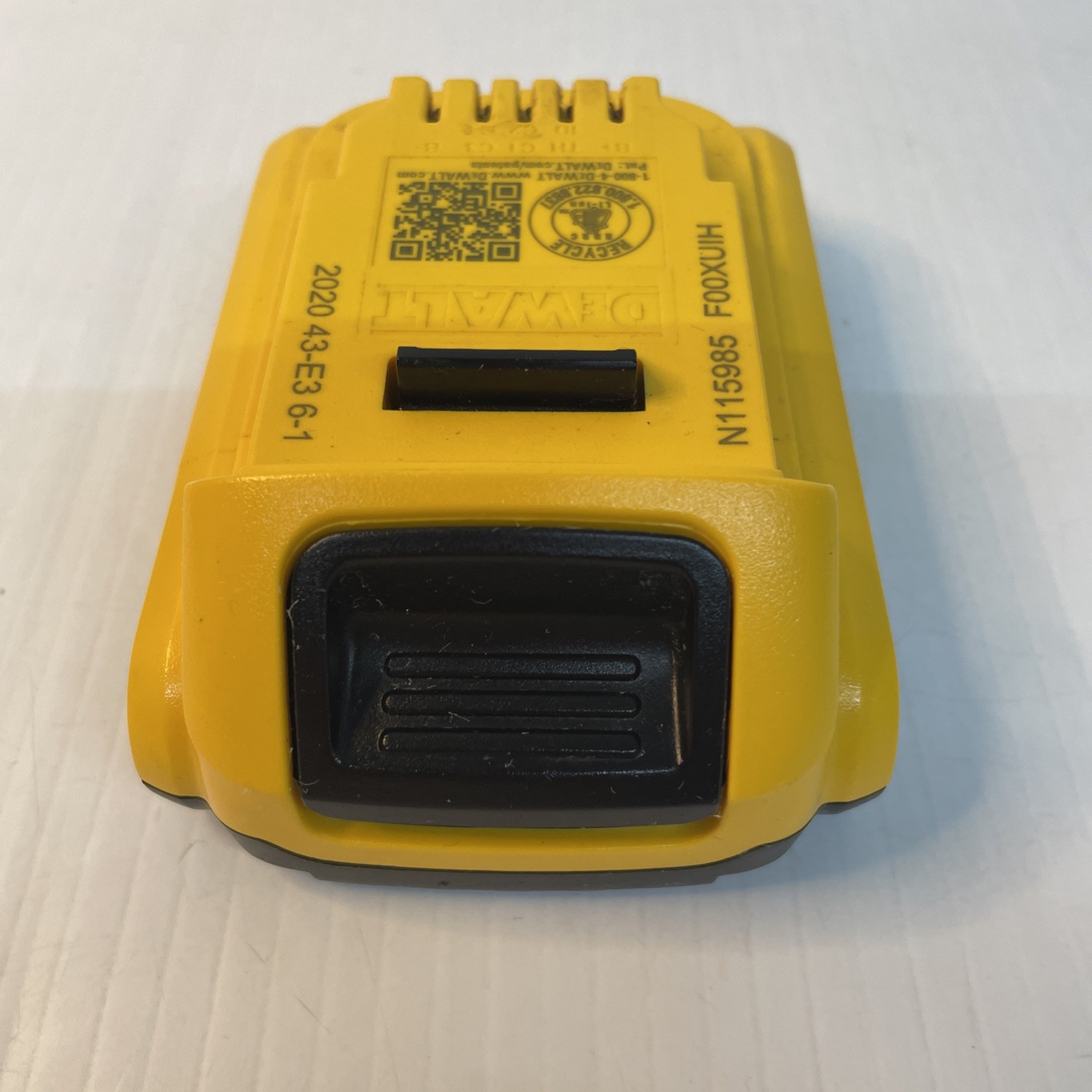 DEWALT DCB203 2AH / 20V – BATTERY – No Charger – Pre Owned
