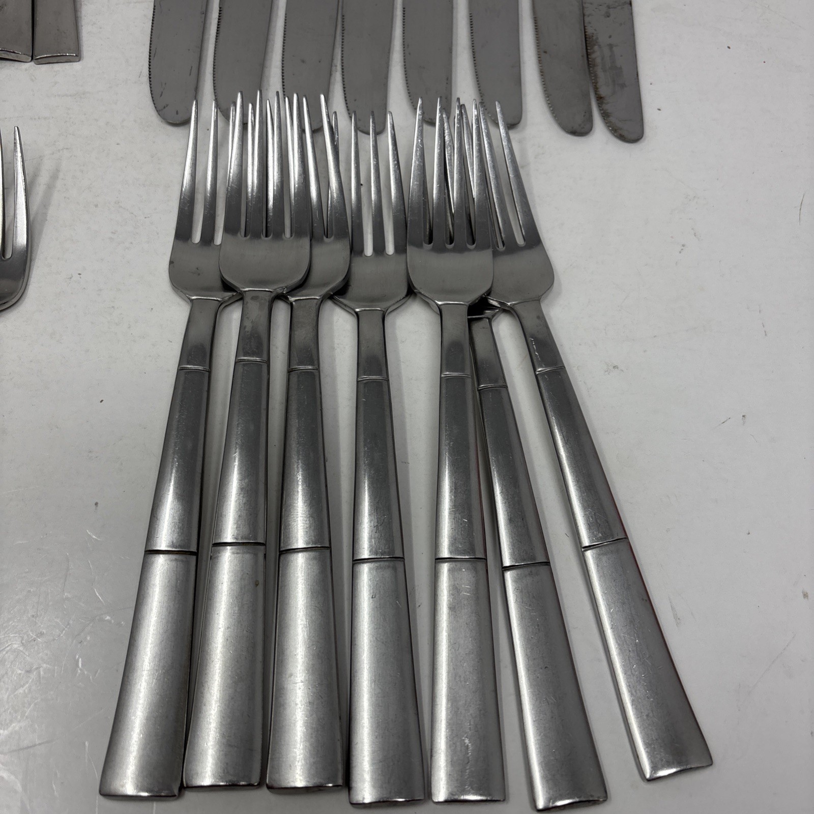 ONEIDA Echo Vietnam – 32 Pieces
