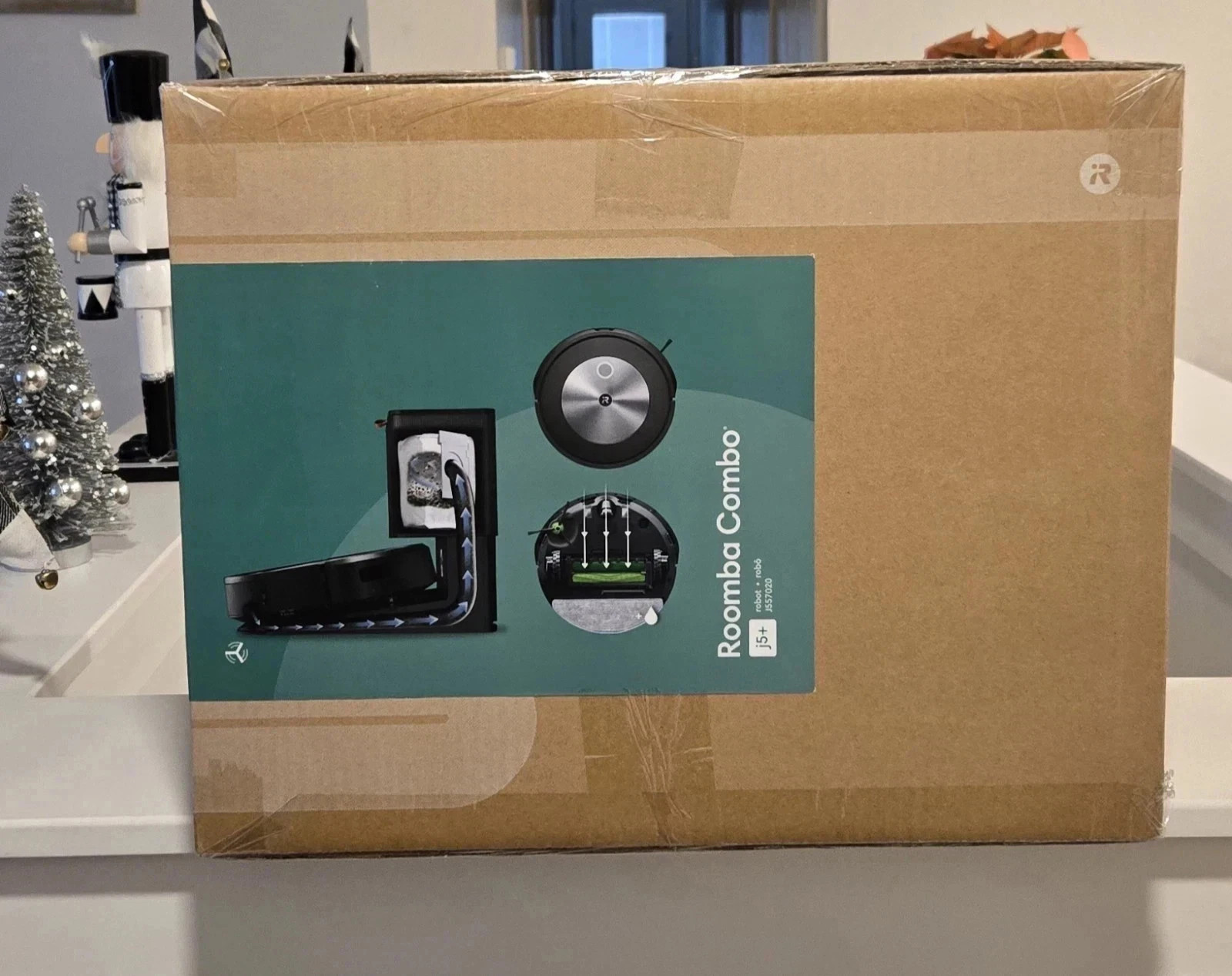 iRobot Roomba Combo J5+ Self-Emptying Robot Vacuum and Mop – Smart – SEALED NEW