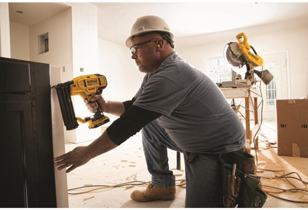 DEWALT 20V MAX* Cordless Brad Nailer, 18GA, Tool Only (DCN680B)