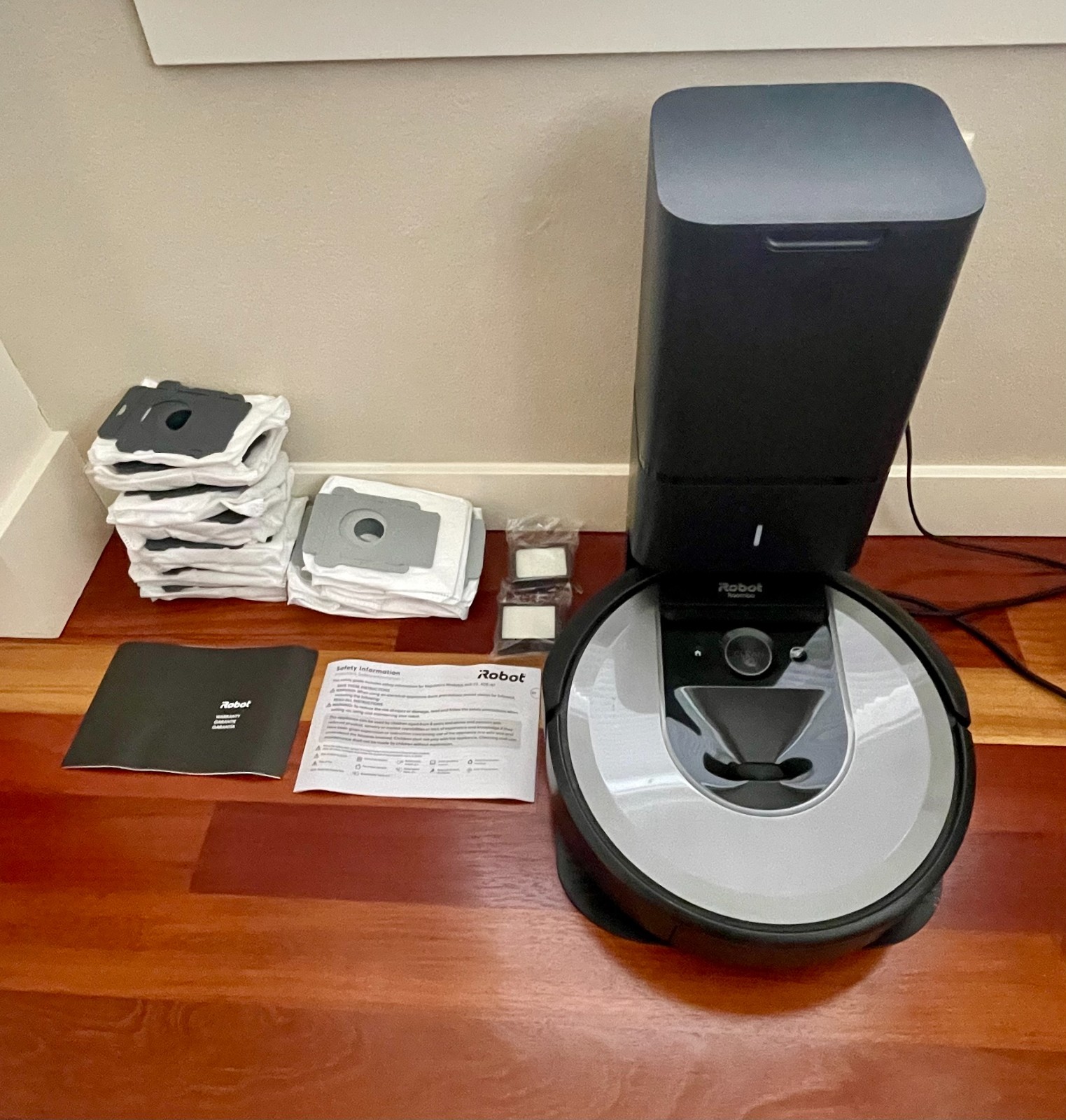 iRobot Roomba i8+ with Clean Base – One‑Owner, Very Clean + 10 Bags, 2 Filters