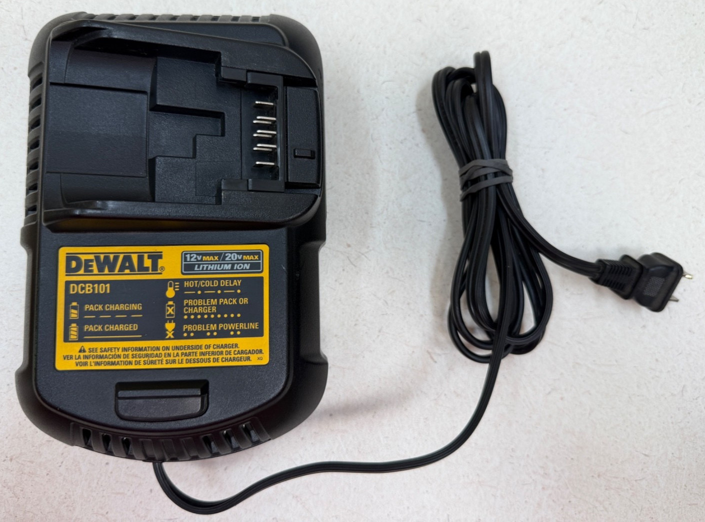 Dewalt Impact Wrench DCF889 W/Battery DCB204 & Charger DCB101