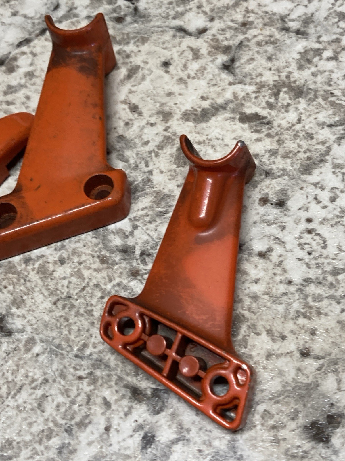 Echo Support Brackets CS601 and Other Models – Unknown Part Numbers