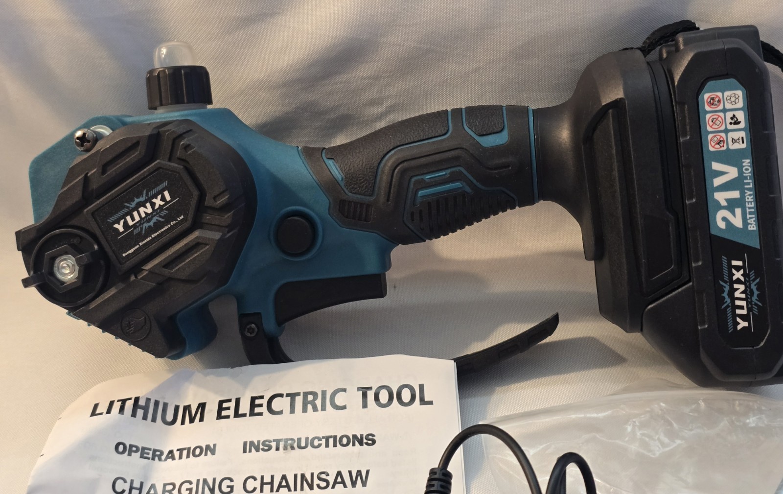 Yunxi 6″ electric mini chainsaw cordless hand held 21 volt battery