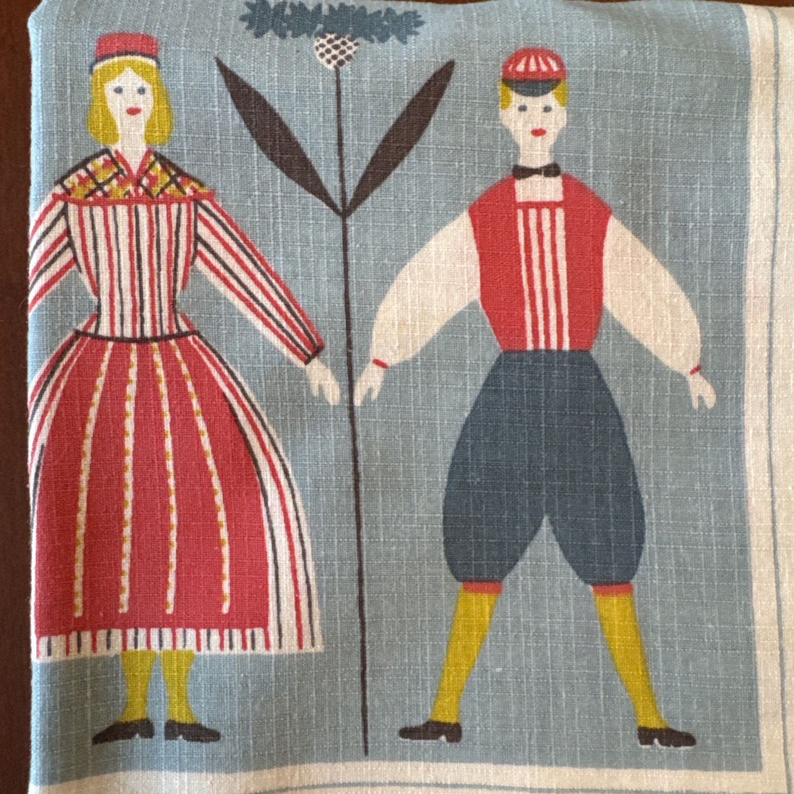 VINTAGE BRIT B. BREDSTROM ALMEDAHLS SWEDEN TABLECLOTH 33”x35” Folk Costume
