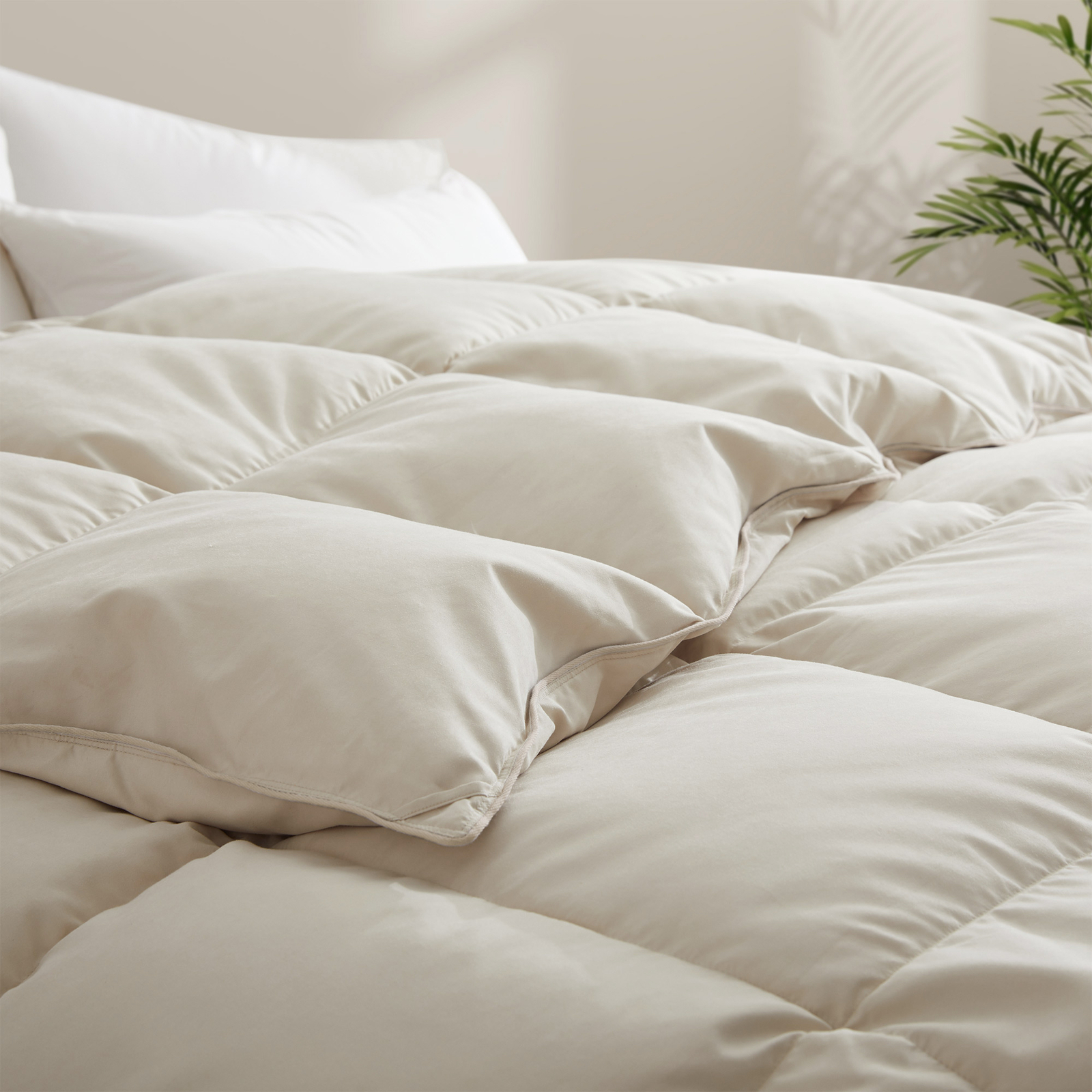 Oversized Down Comforter Ultra Soft Cozy , King or Queen Bed Blanket 5 Color