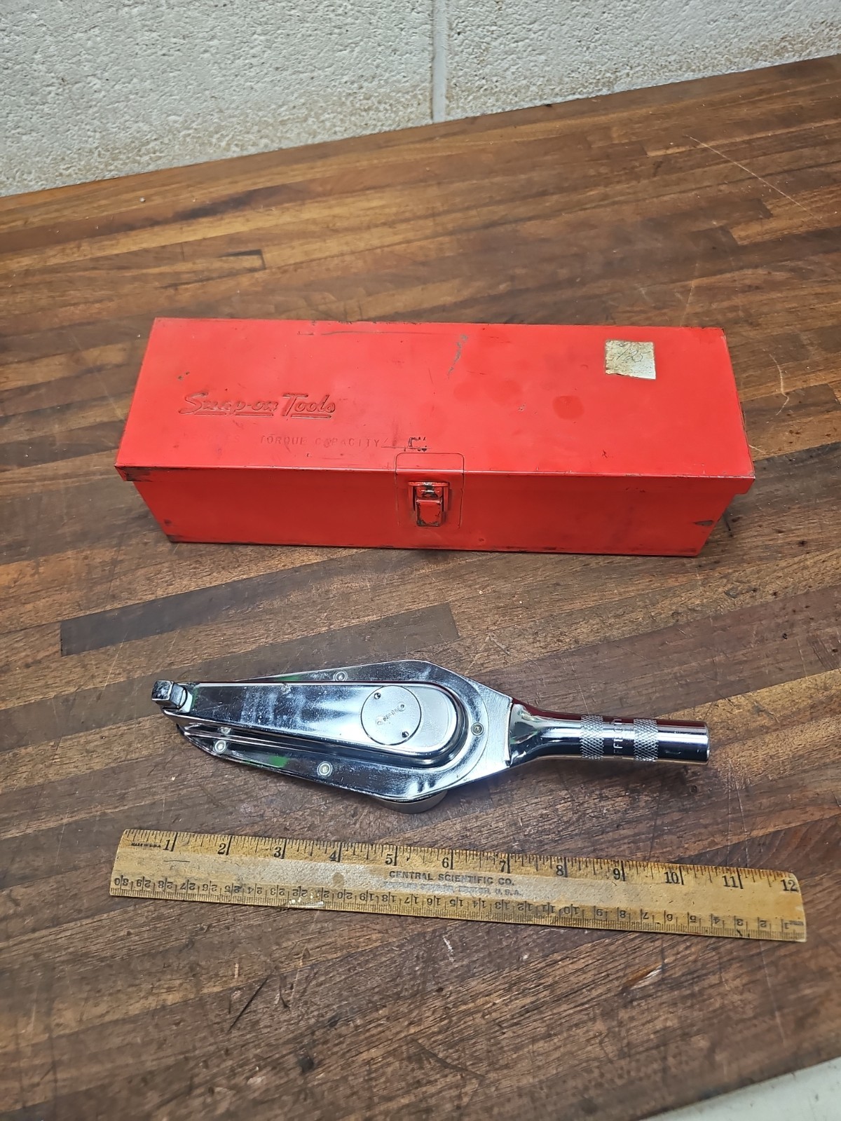 G59- Snap On Torq- Meter, Model TE25A 3/8 Drive Original Vintage Metal Box 1970s