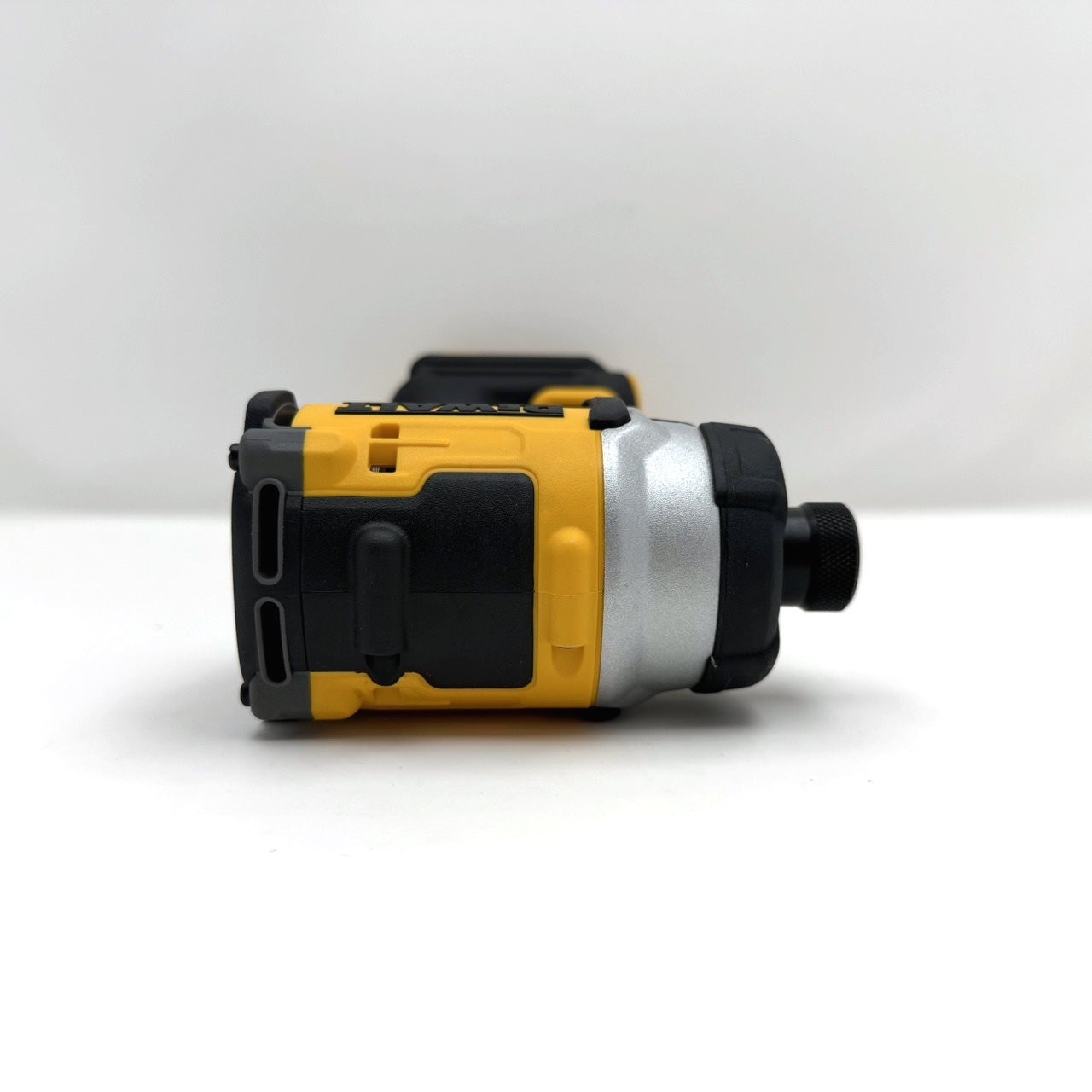 DEWALT DCF860B 20V MAX XR 1/4″ 3-Speed High Torque Impact Driver Open Box