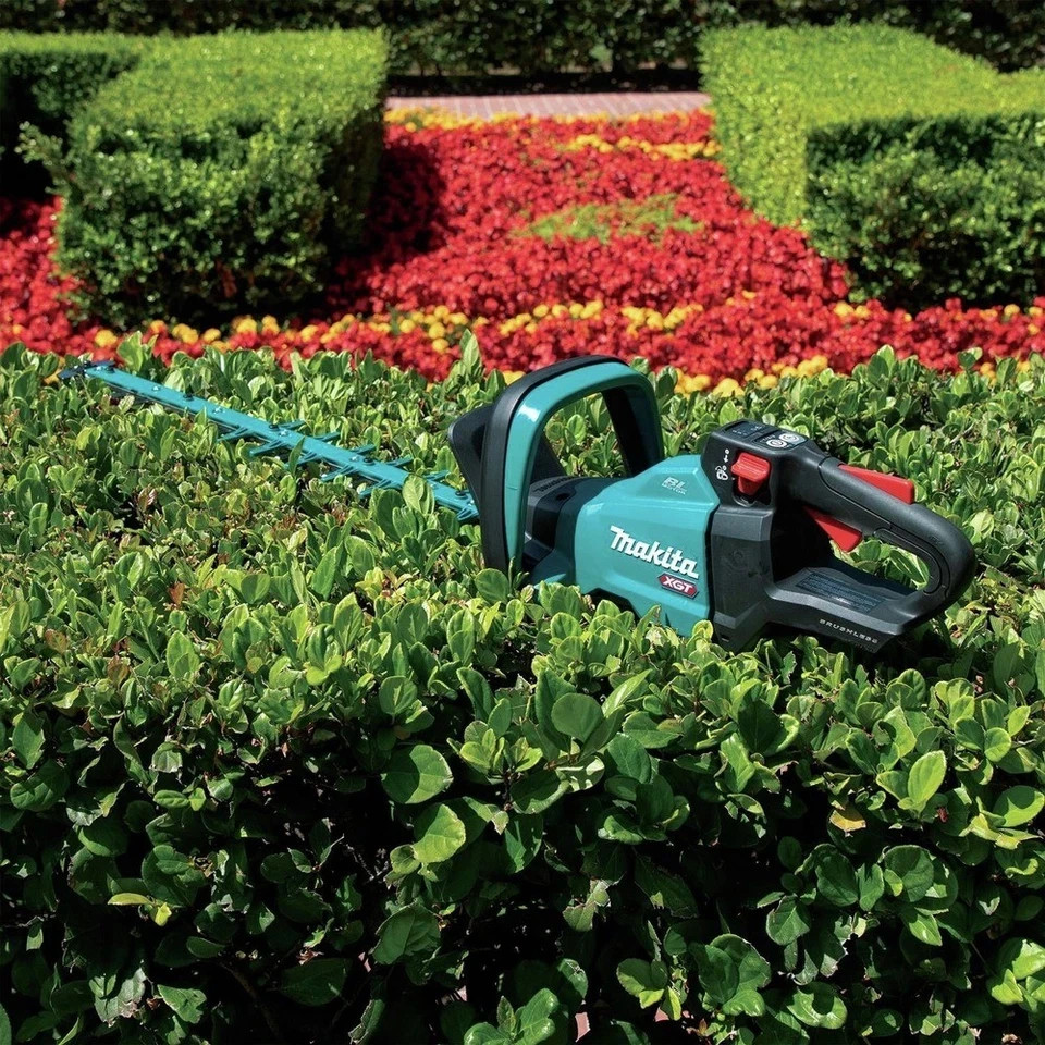 Makita 40V XGT 24″ Brushless Cordless Hedge Trimmer GHU02Z (TOOL ONLY)