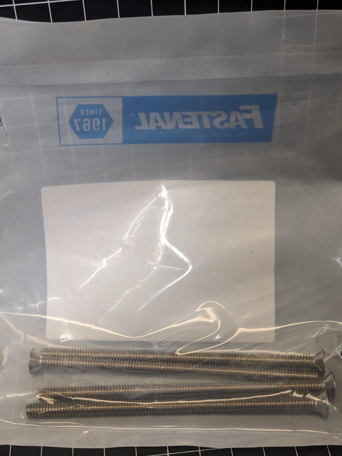 Fastenal 110170136 1/4″-20 x 5″ Phillips 18-8 Stainless Steel Machine Screw