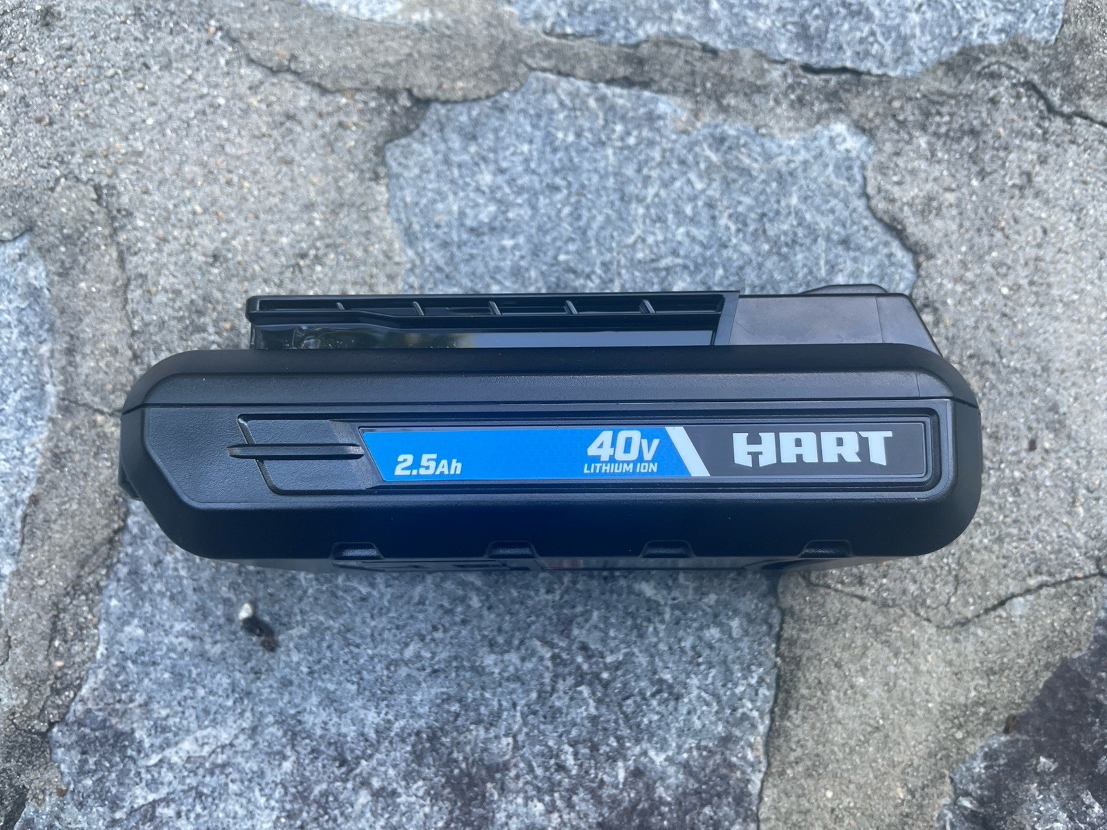 PARTS ONLY HART 40V 2.5ah Red Light Blinks Lithium Battery HLBP01
