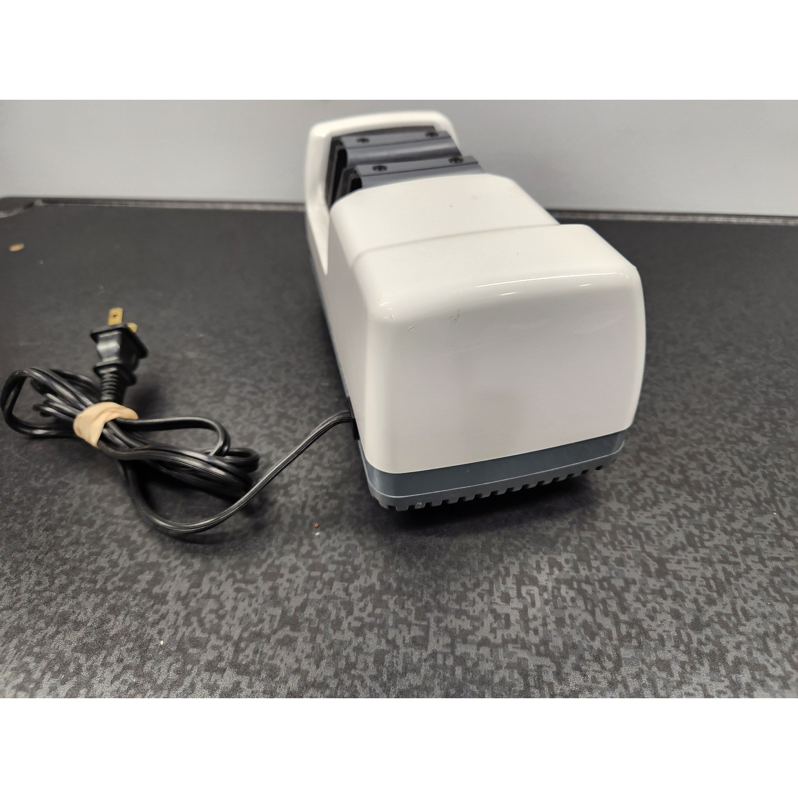 ChefsChoice Diamond Hone Sharpener 314 Electric Knife Sharpener White Gray 120W