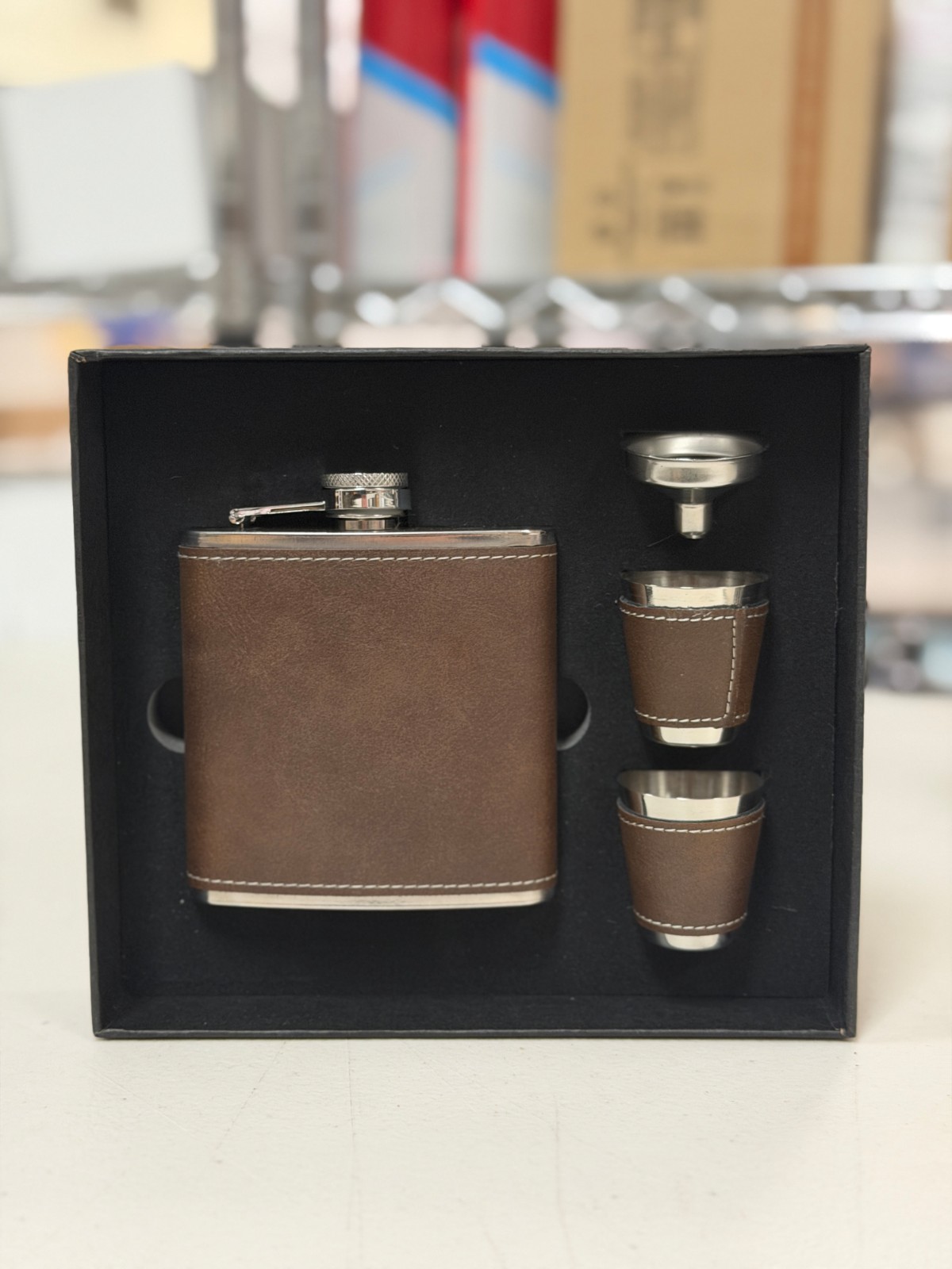 Flask Brown Leather 6 oz Set