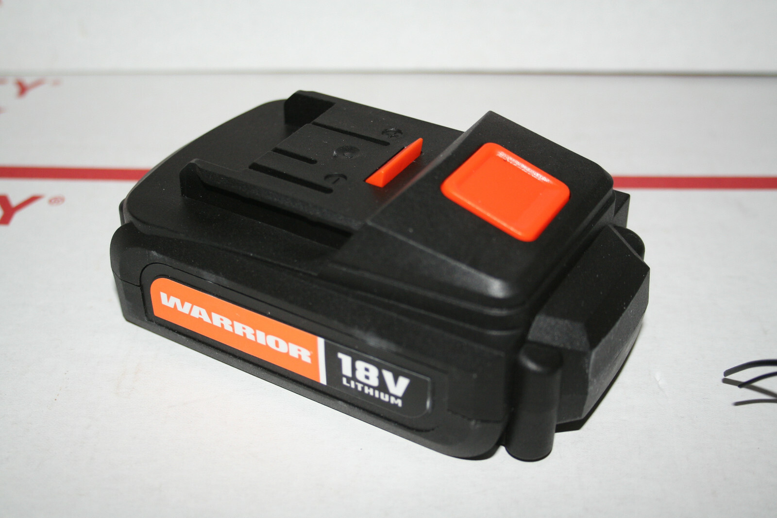 Warrior 18V Lithium Battery Pack 1.3 Ah With Charger LED Status Indicator 58389
