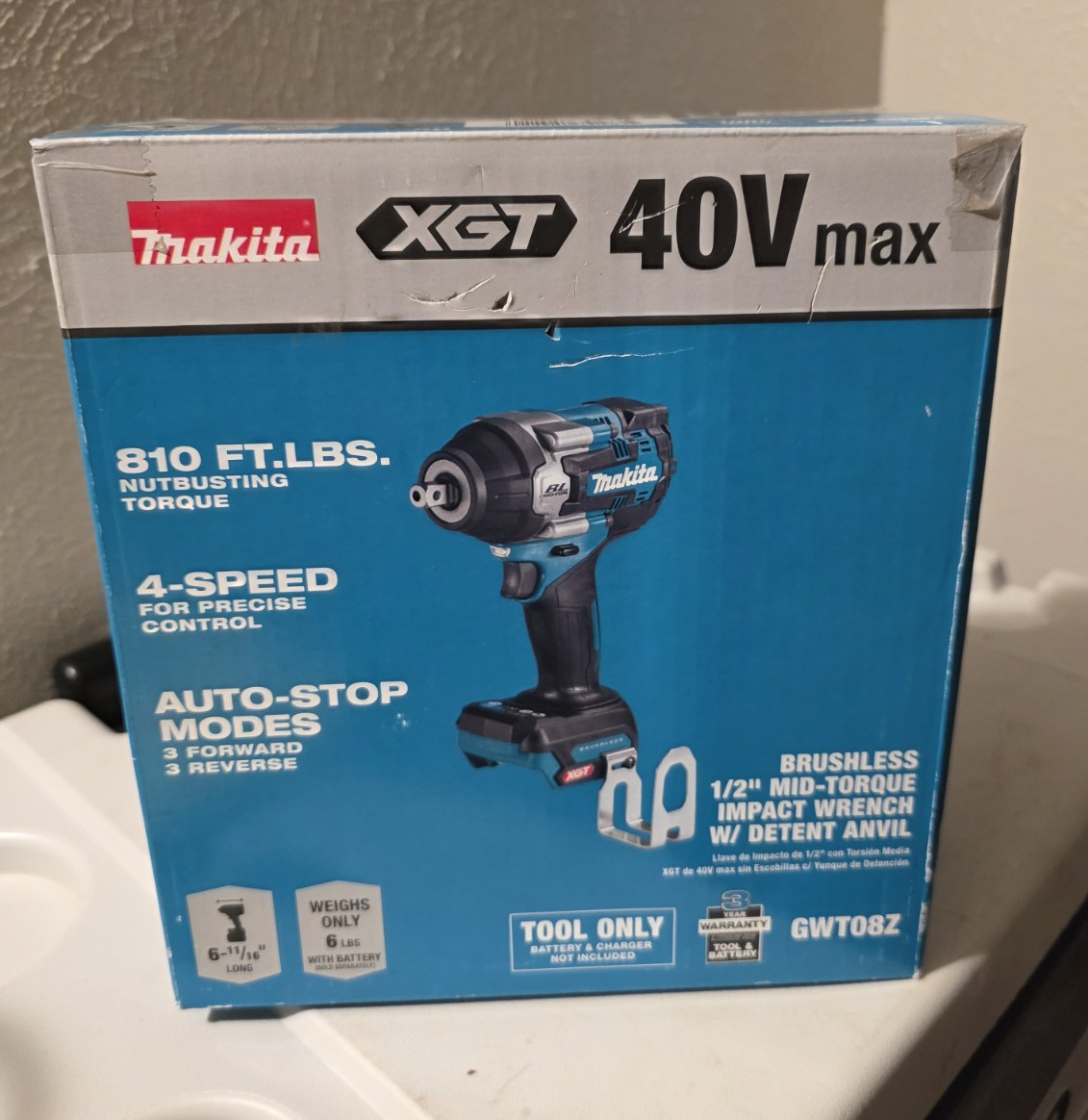 Makita XGT 40V Brushless 1/2″ Mid-Torque Impact Wrench 810 ft-lbs,model GWT08Z