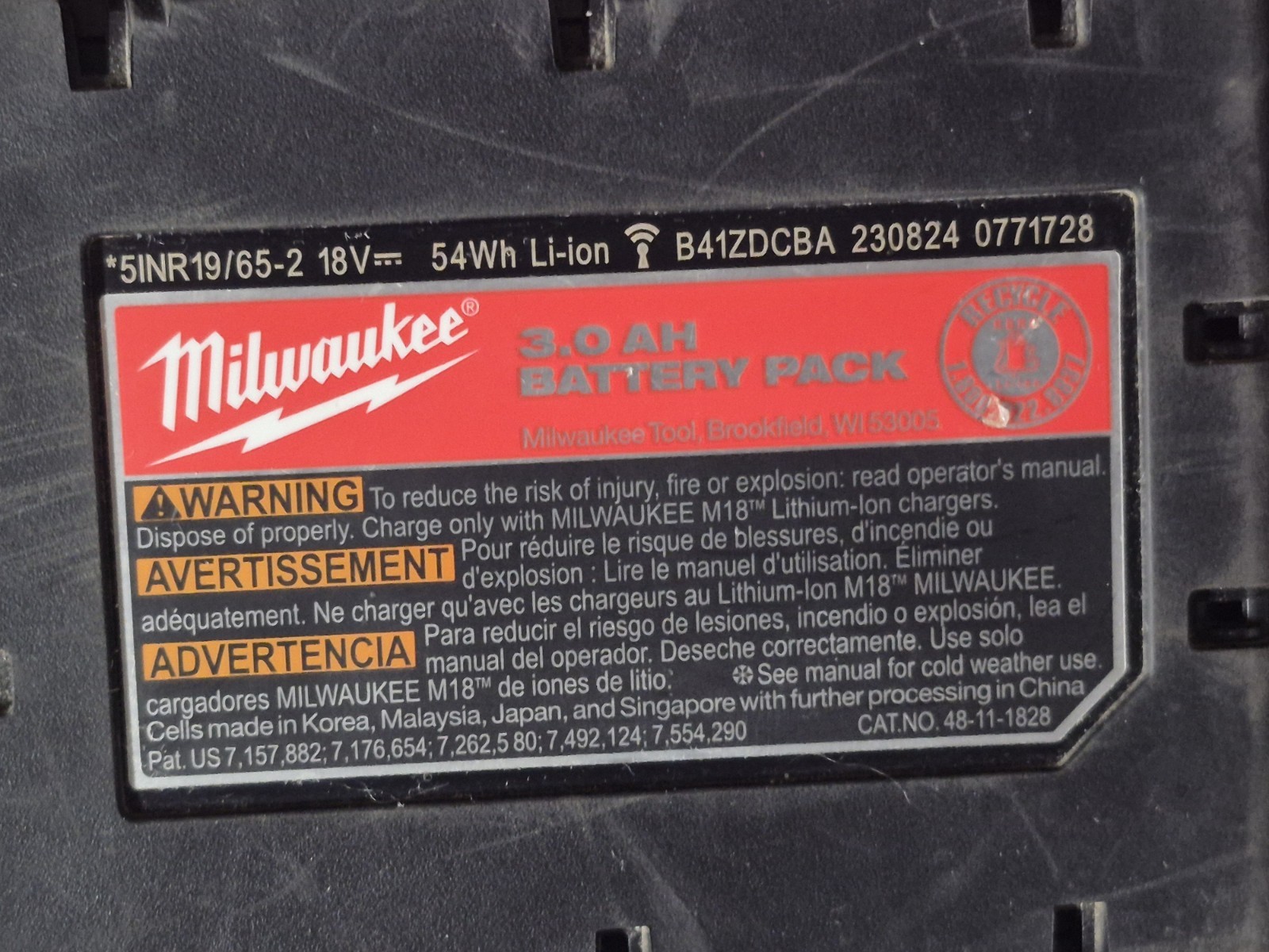 Milwaukee 2607-20 Hammer Drill & 2656-20 1/4″ Impact Driver W/2 XC 3.0 Batteries