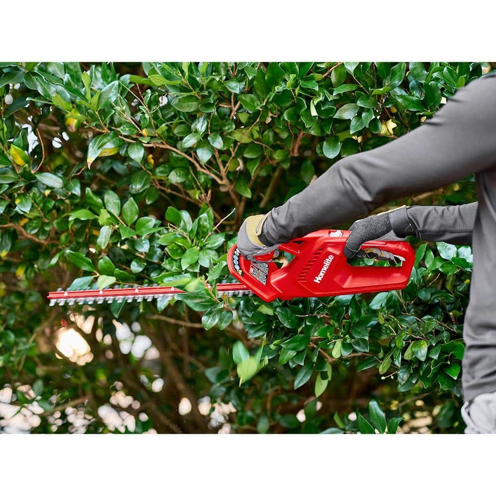Homelite 12V Lithium 18 in. Cordless Hedge Trimmer w/ 2.5 Ah Battery & Charger