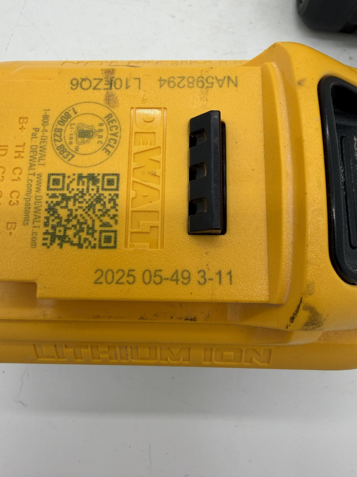 DeWalt DCB206 (Lot of 3) 6.0Ah 20V Li-Ion Batteries