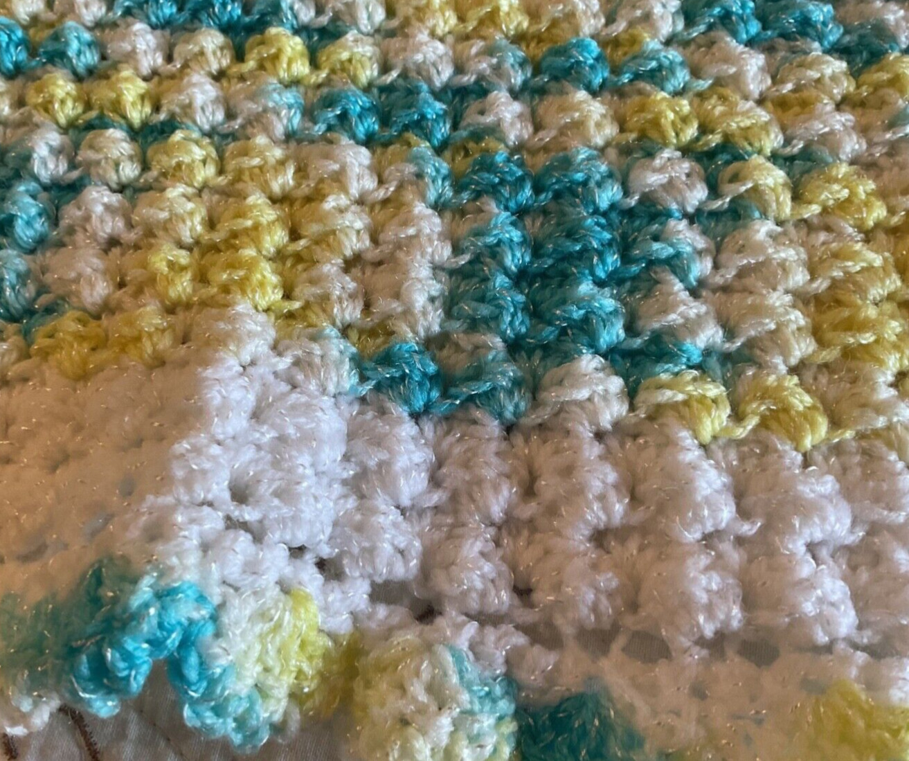 NEW – Homemade Crocheted Unisex Baby Blanket Afghan With Shell Border
