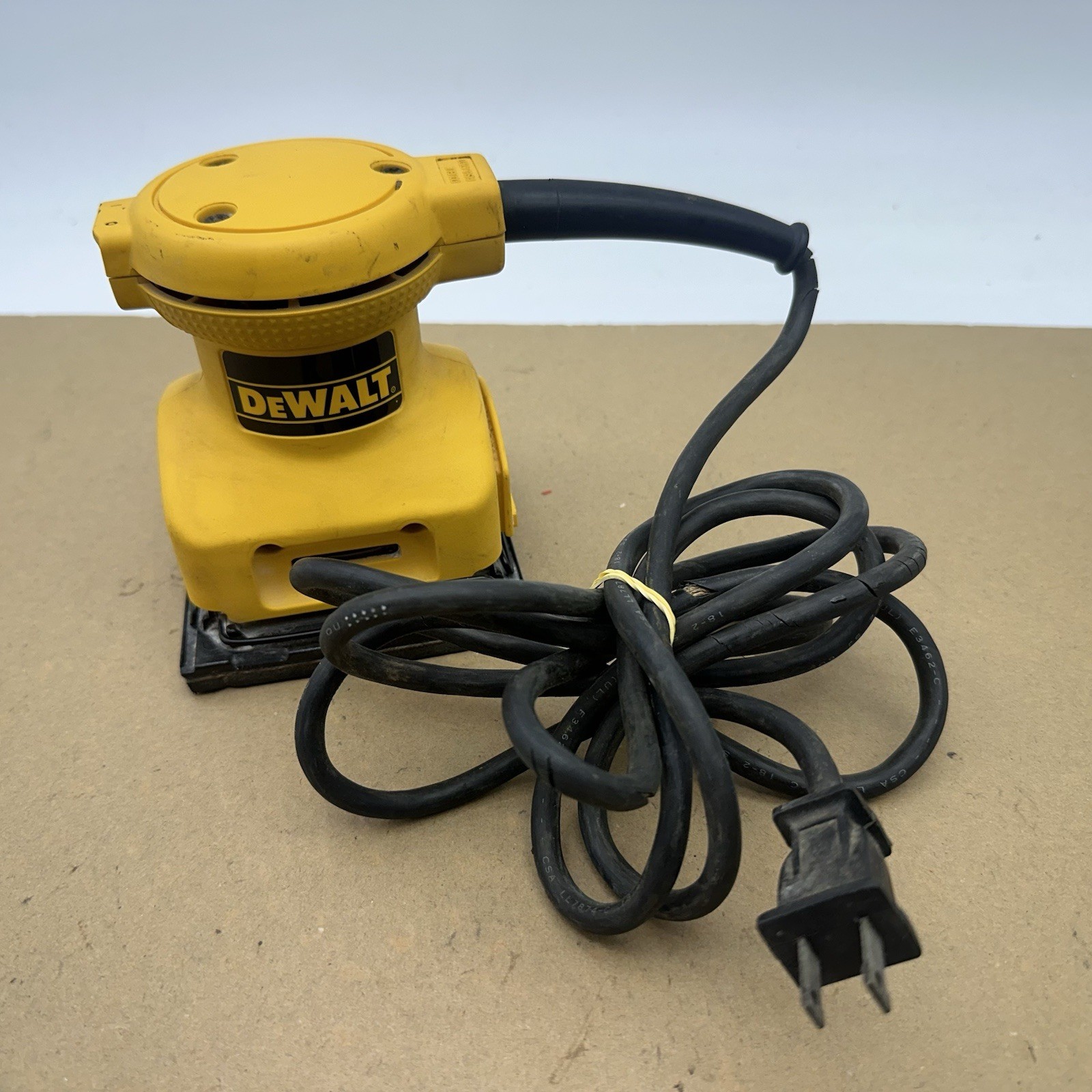 DEWALT DW411 Corded Electric Palm Hand Sander 1/4 Square Sheet PreOwned