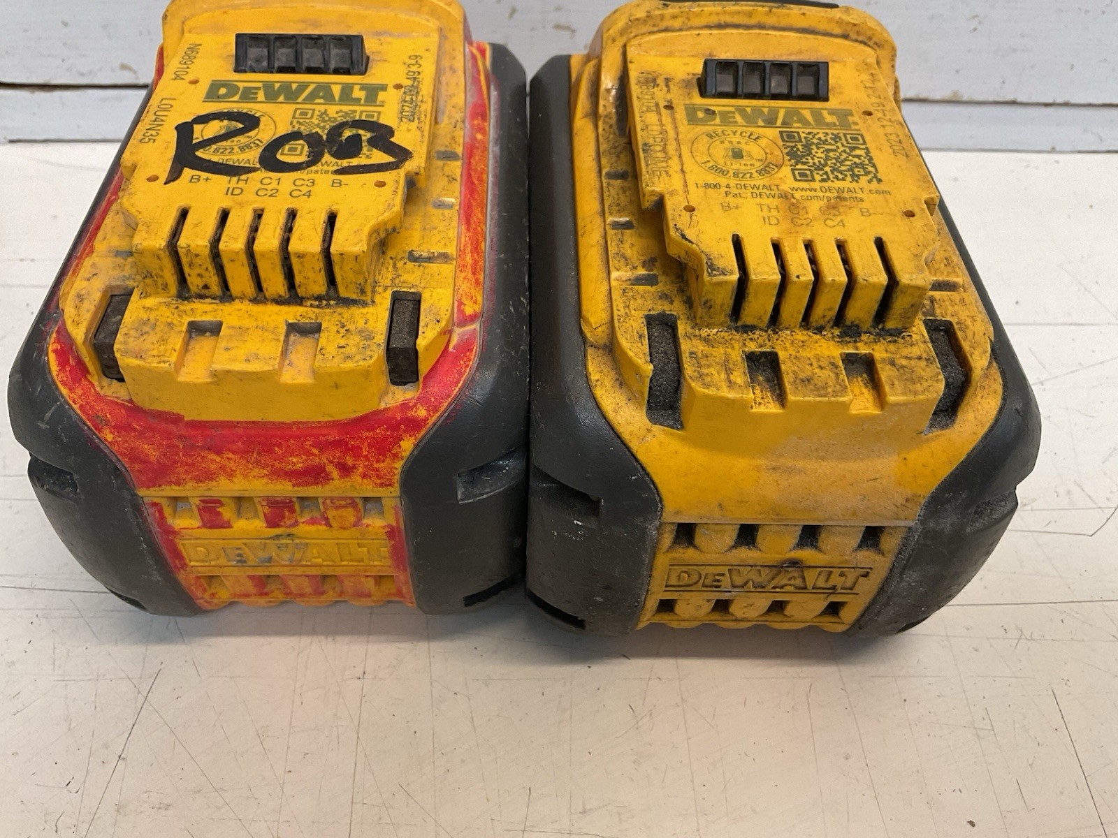 DeWalt DCB609 (4x) 9ah Lithium-Ion Flexvolt Battery 20/60v ***PARTS OR REPAIR***