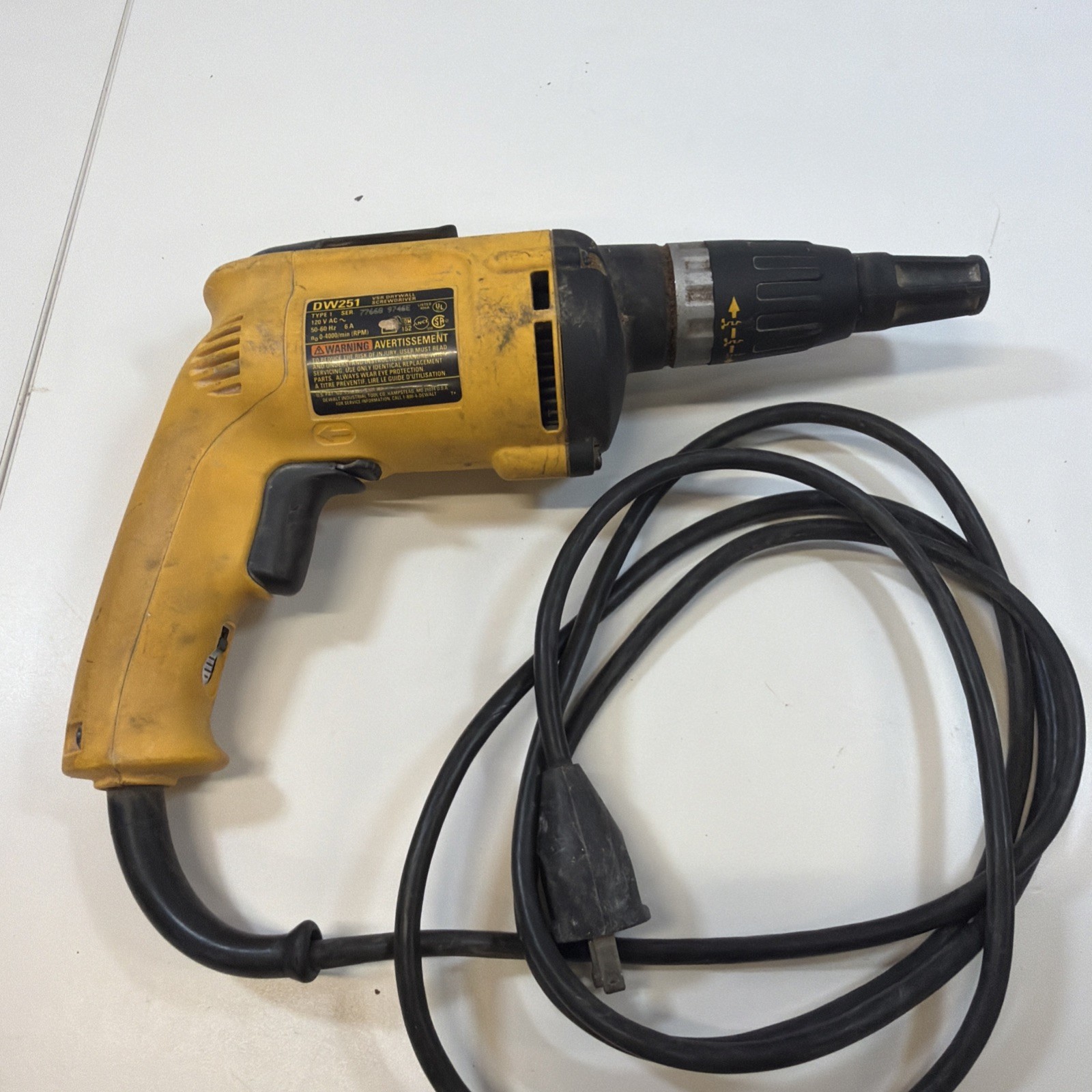 DeWalt DW251 VSR Drywall Screwdriver Corded 120V 6A 4000 RPM Screw Gun