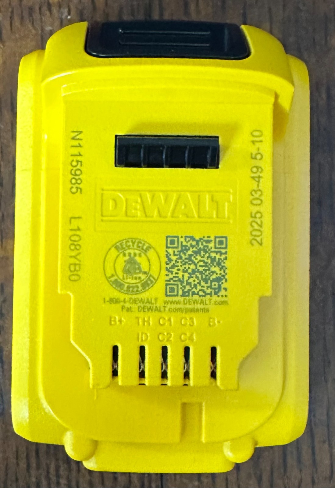 New Dewalt -DCB203- 20V Max Battery 2.0Ah Lithium Ion Li-Ion 20 Volt Date 2025