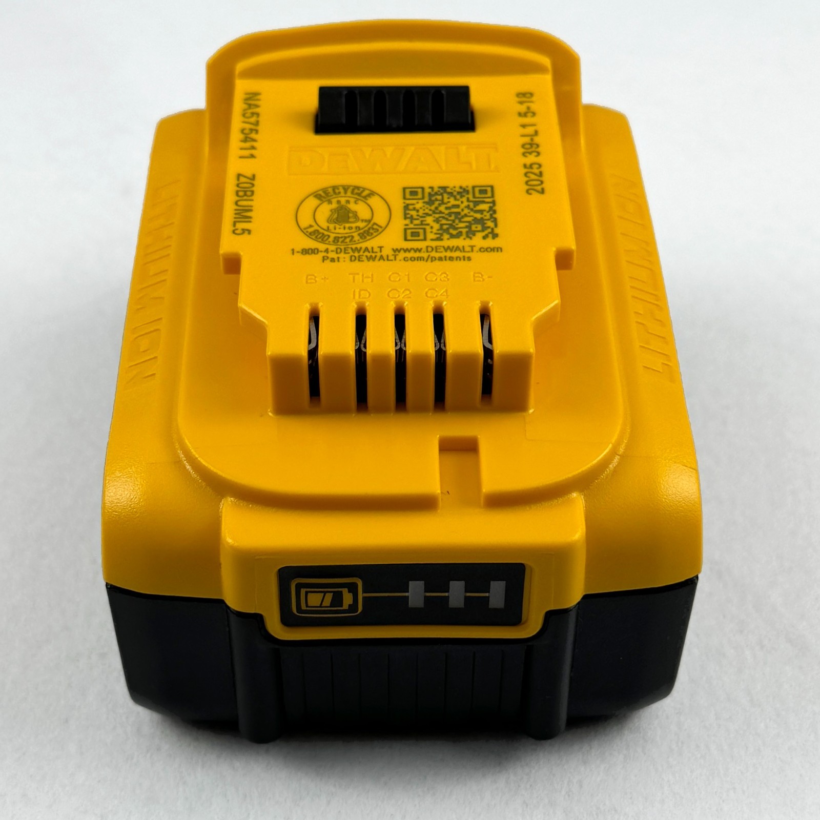 2 Pack DEWALT DCB205-2 20V MAX Premium Lithium-Ion 5.0Ah Battery