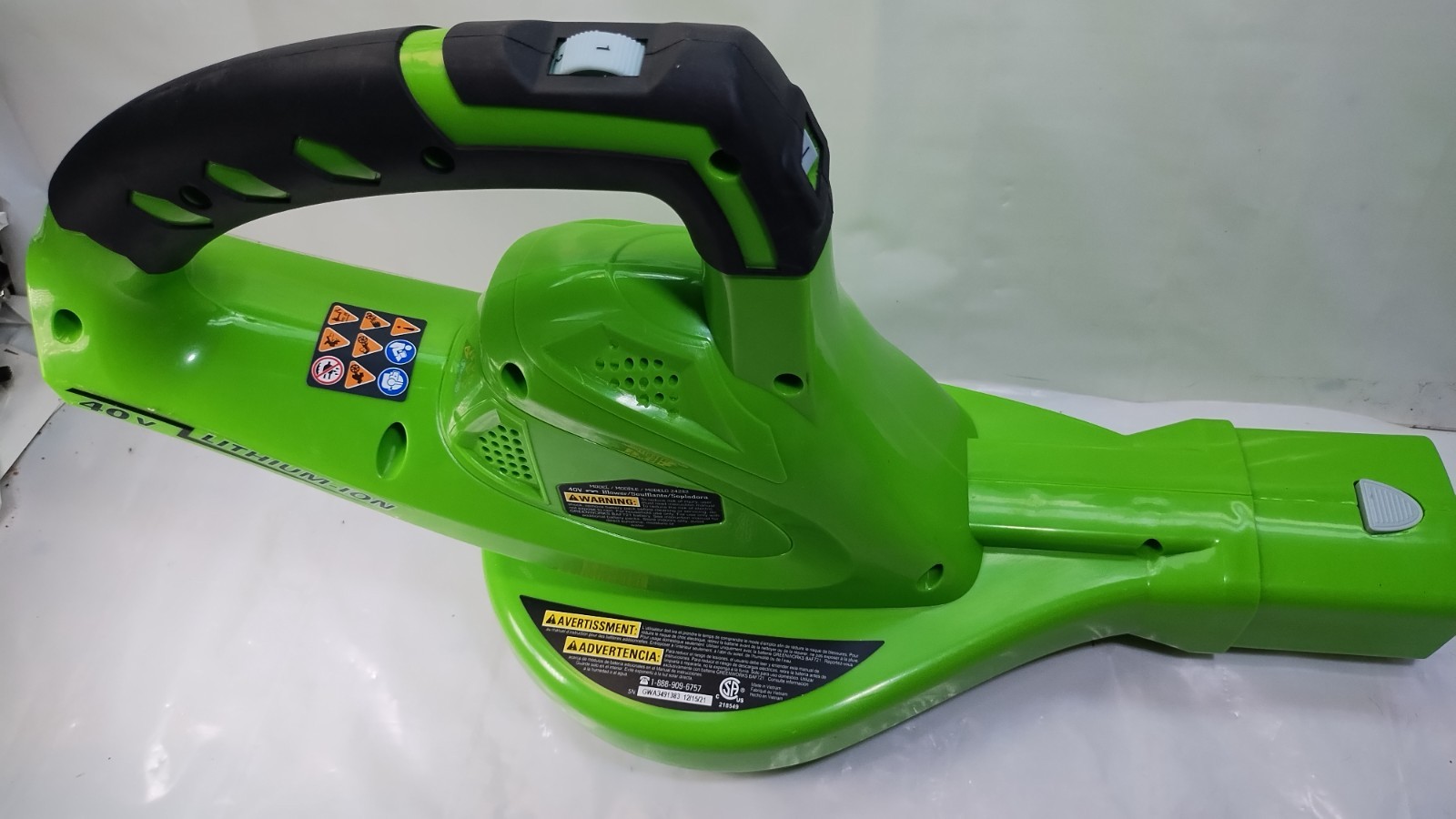 GreenWorks G-MAX Variable Speed Cordless Blower 150 MPH, 40V 2Ah Batt + Charger.