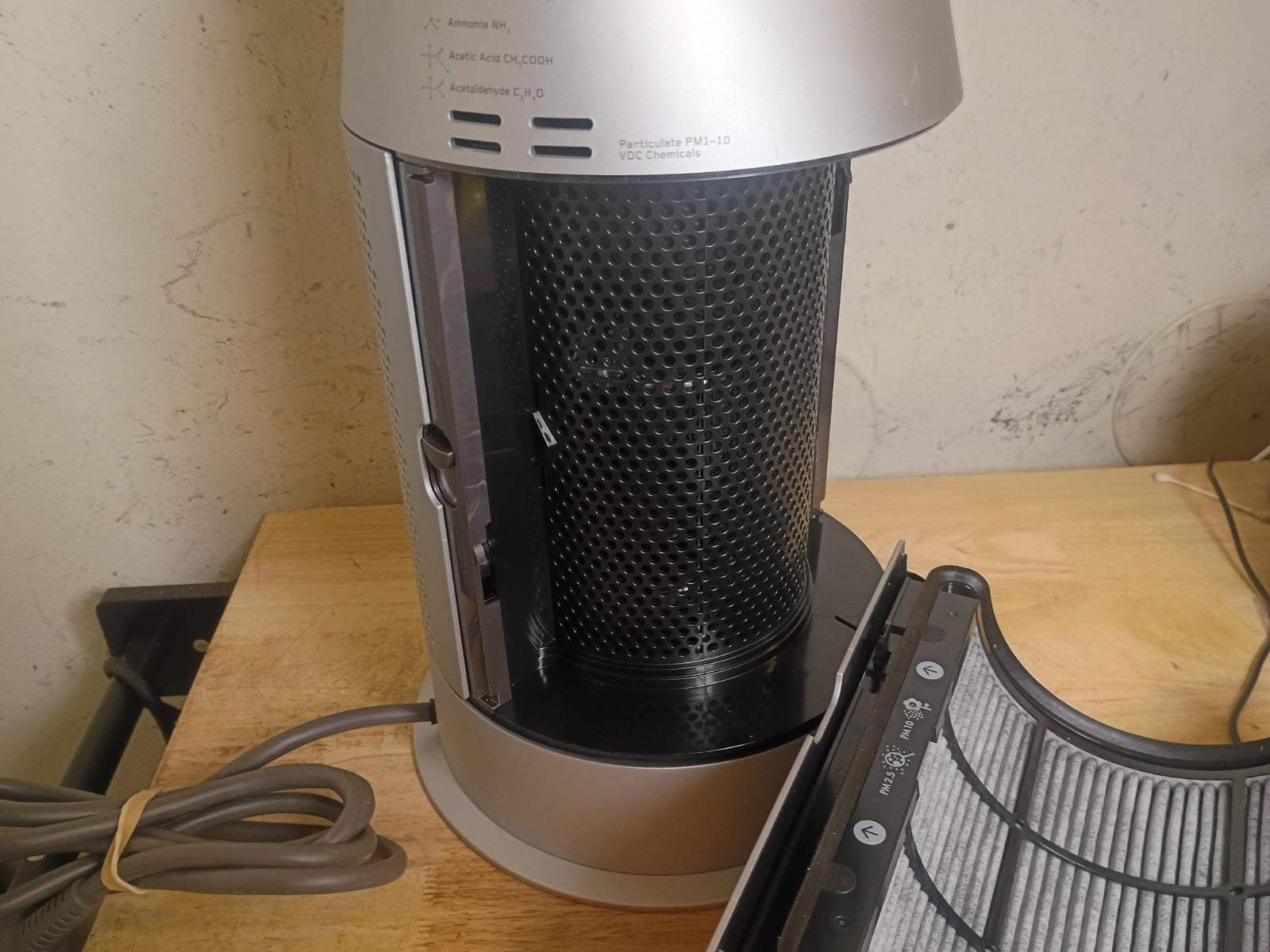 Dyson HP07 Purifier Hot + Cool™ Intelligent Heater, Fan, and Air Purifier **EUC