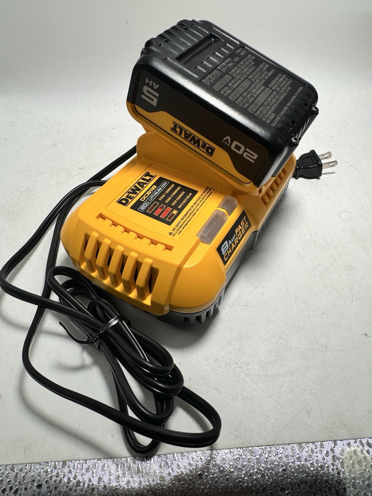 DeWalt DCB118 20V/60V Fast Battery Charger & 5ah XR batt Open Box