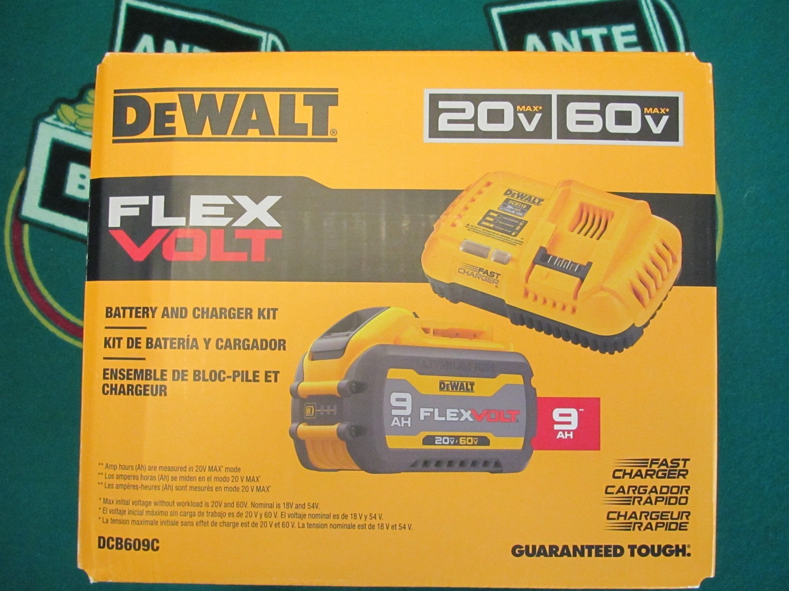 DeWALT 20V/60V MAX FLEXVOLT Lithium-Ion 9Ah Battery & Fast Charger Kit DCB609-C