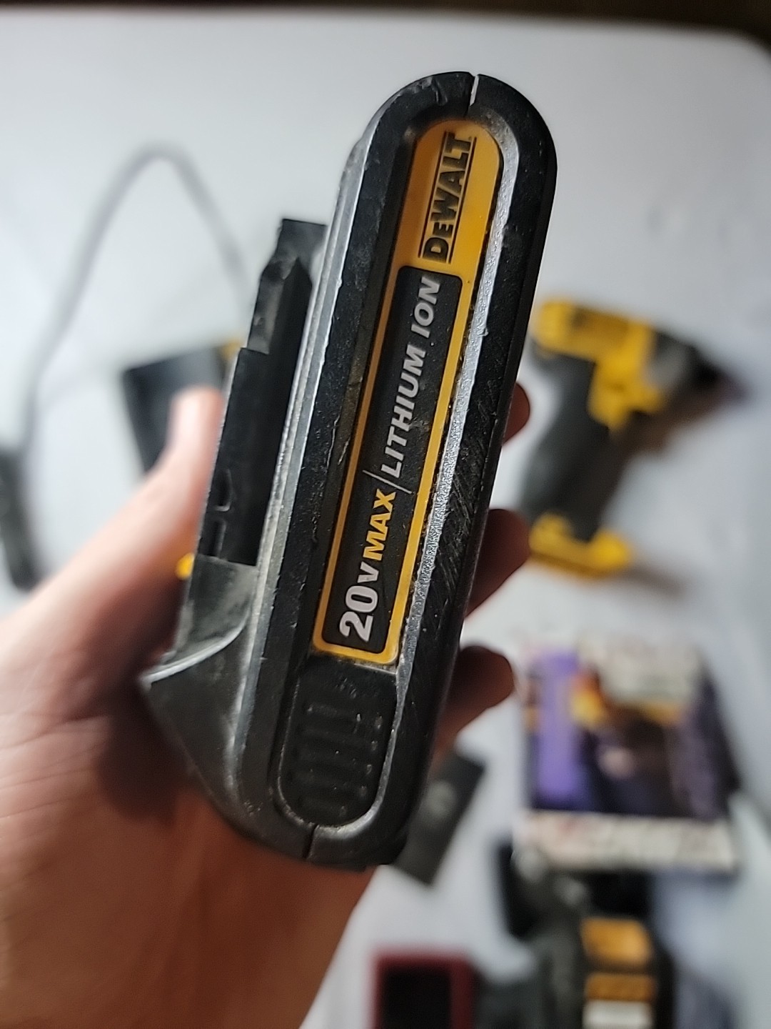 Dewalt DCF885 20V Cordless 1/4″ Impact Driver 20 Volt With Battery And Charger