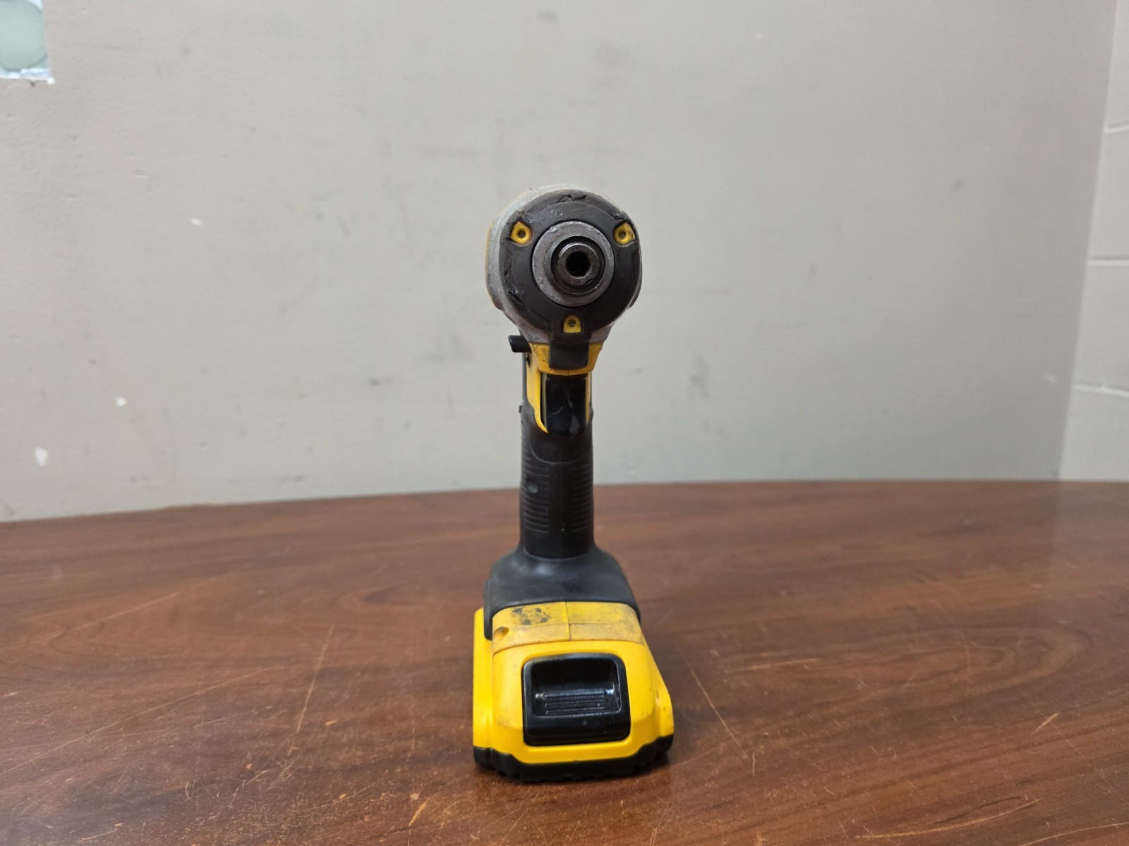 Dewalt DCF885 20V Max Li-Ion Cordless 1/4″ Hex Impact Driver