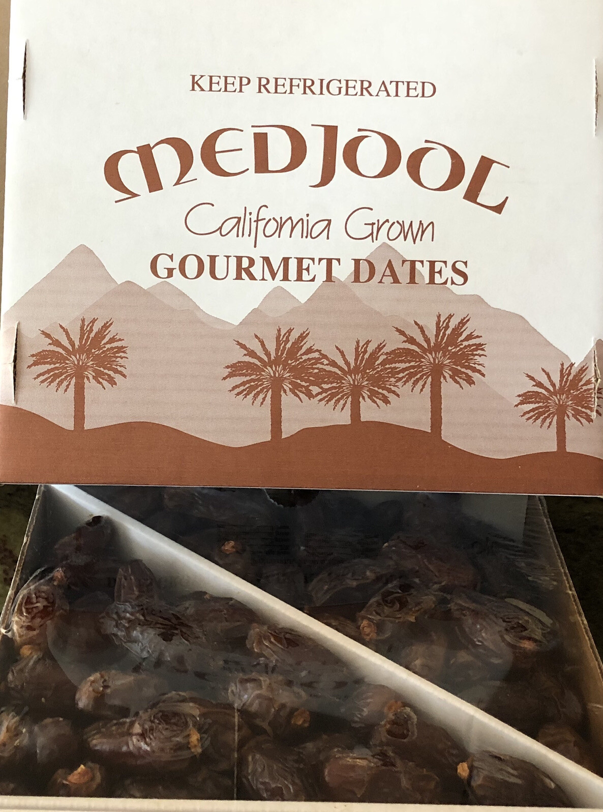 11 LB MEDJOOL DATES. LARGE DATES CALIFORNIA FRESH. TASTY AND SOFT