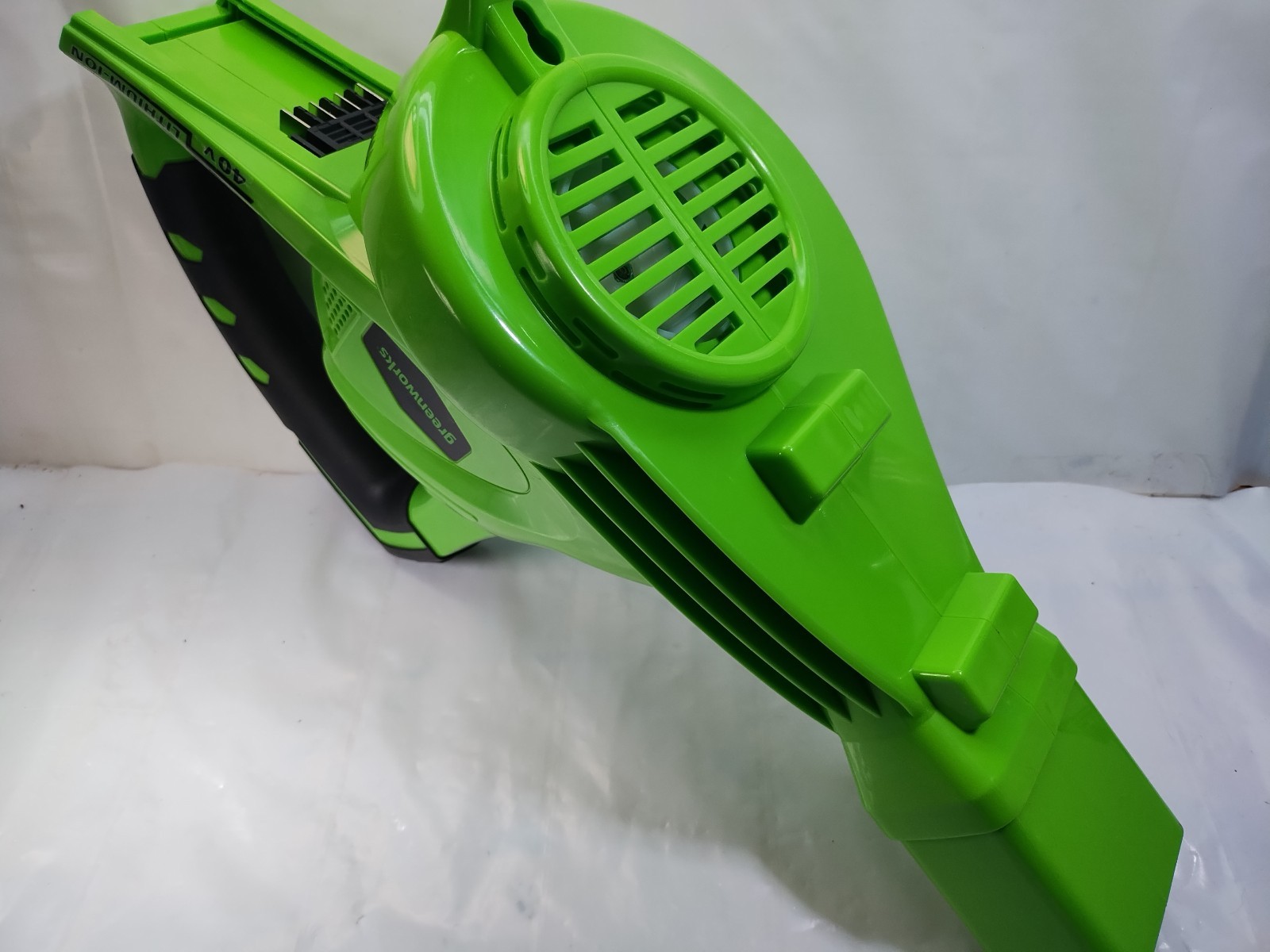 GreenWorks G-MAX Variable Speed Cordless Blower 150 MPH, 40V 2Ah Batt + Charger.
