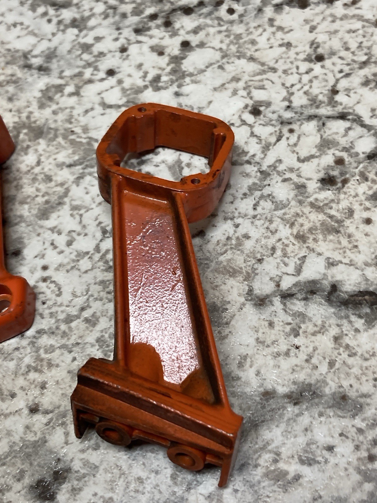 Echo Support Brackets CS601 and Other Models – Unknown Part Numbers