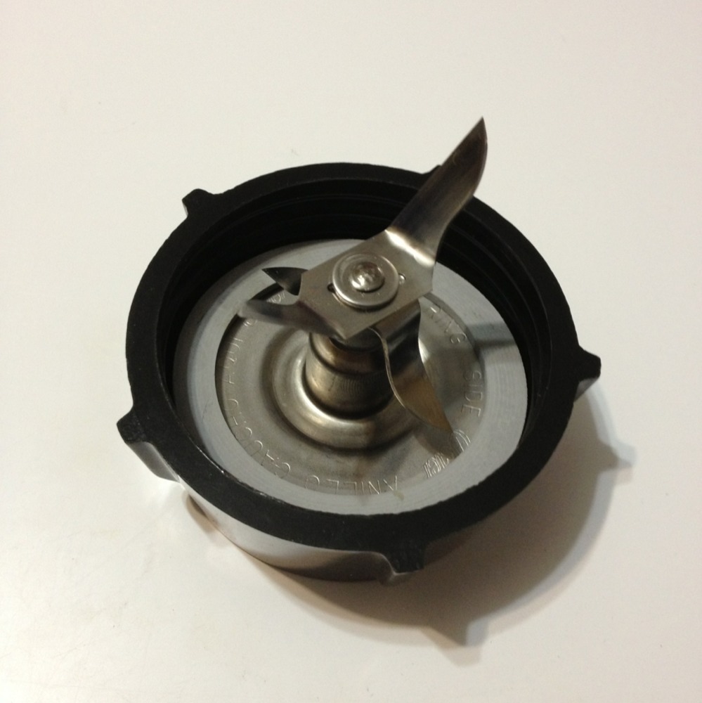 Genuine Oster Blender Blade with Bottom Base & 2 Sealing Rubber Gaskets Set