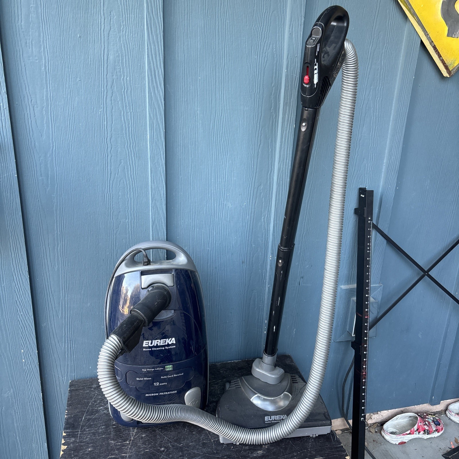 Eureka Canister Vacuum Cleaner Model 6982 Home Cleaning Made in Sweden WORKS