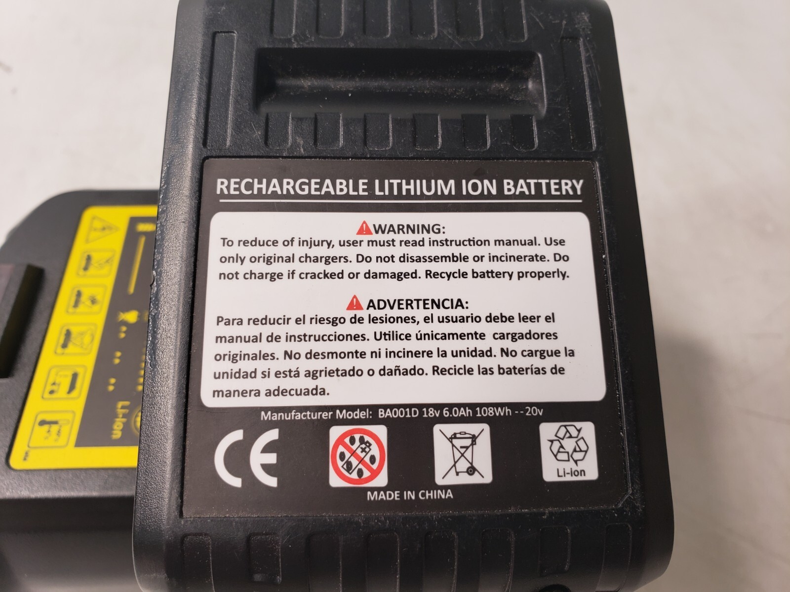 Lot of 2 FOR DEWALT 20V 6.0 AH Lithium-Ion Rechargeable Battery W/ Charger