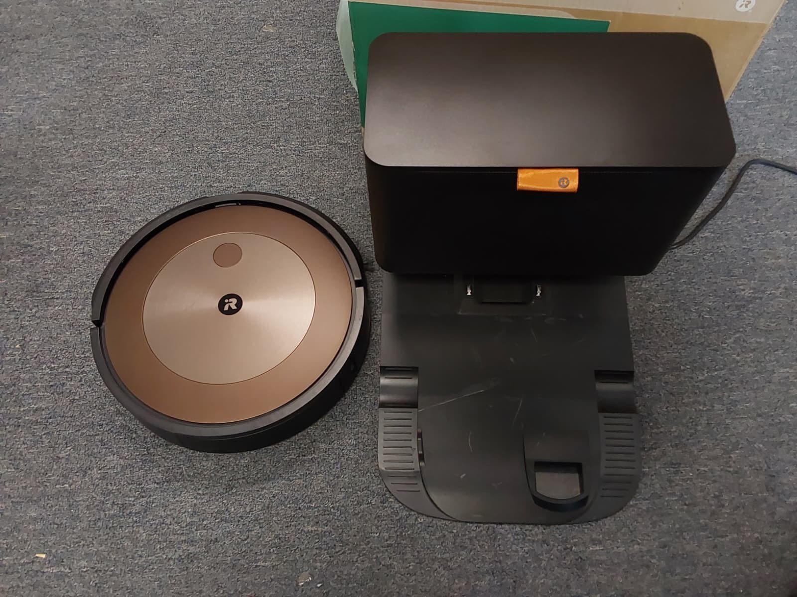 IRobot Roomba j9+ Self-Emptying Robot Vacuum (PLEASE READ)