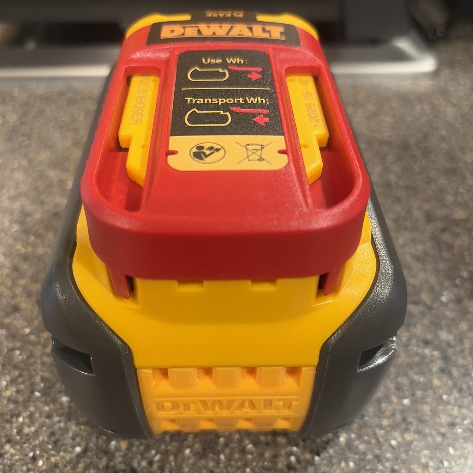 NEW For DEWALT DCB612 20v/60v Max FLEXVOLT 12Ah Li-Ion Battery NEW IN BOX