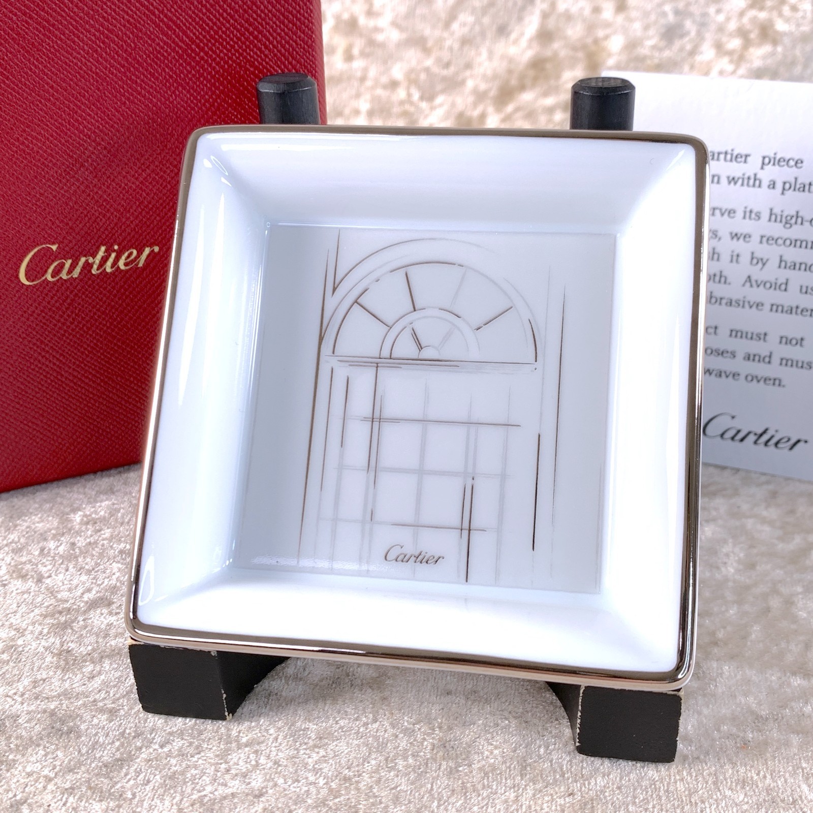 Cartier Porcelain Mini Change Tray Ashtray Platinum Painted Rim 8 x 8cm w/ Box
