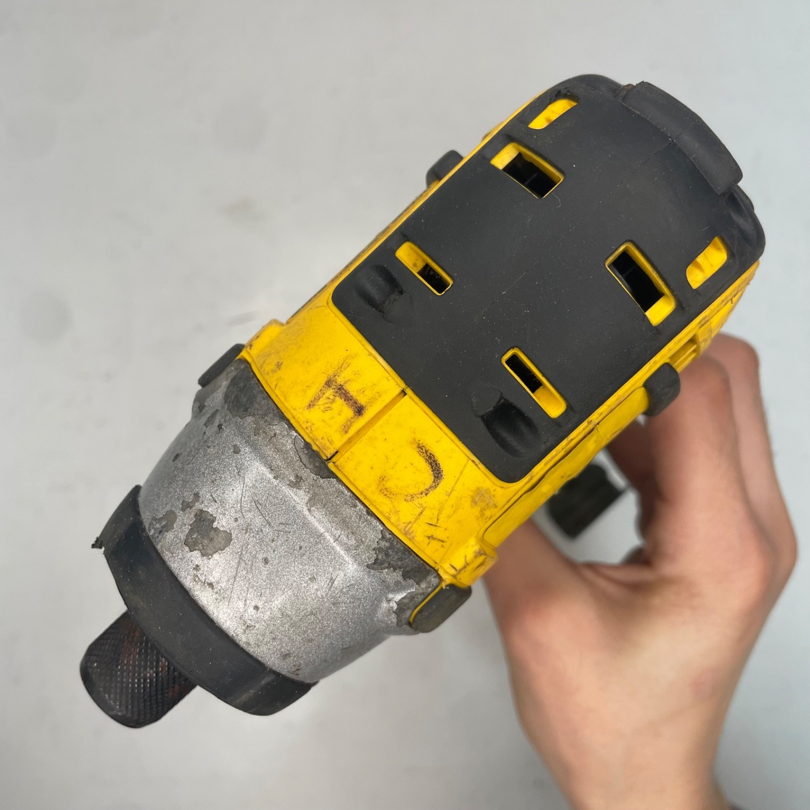 DeWalt DCF885 20V Impact Driver 1/4″ Brushed Tool Only w Belt Clip – Tested